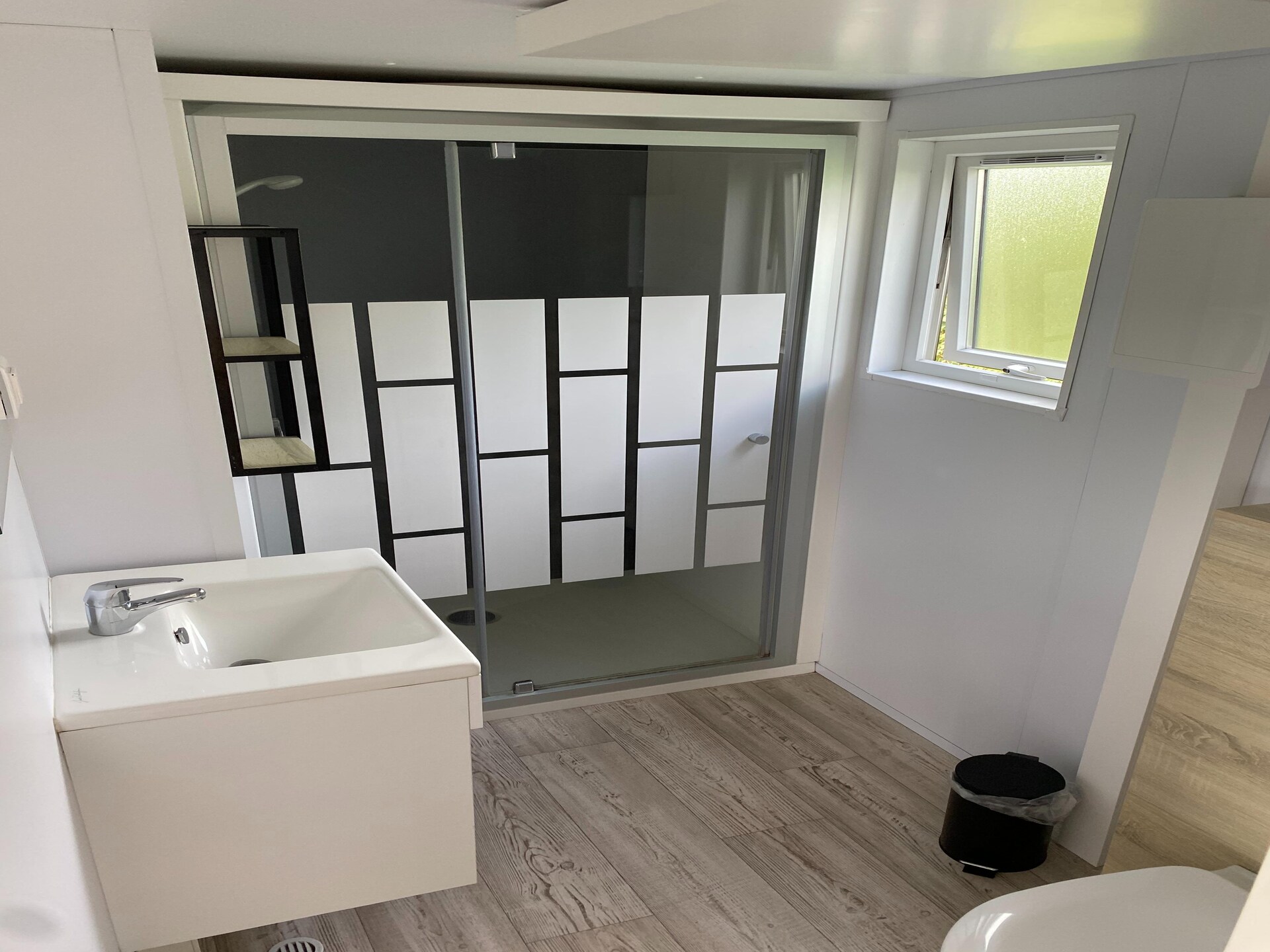 Chalet Jildau: Modern genieten tussen water en weiland in Friesland - foto 10
