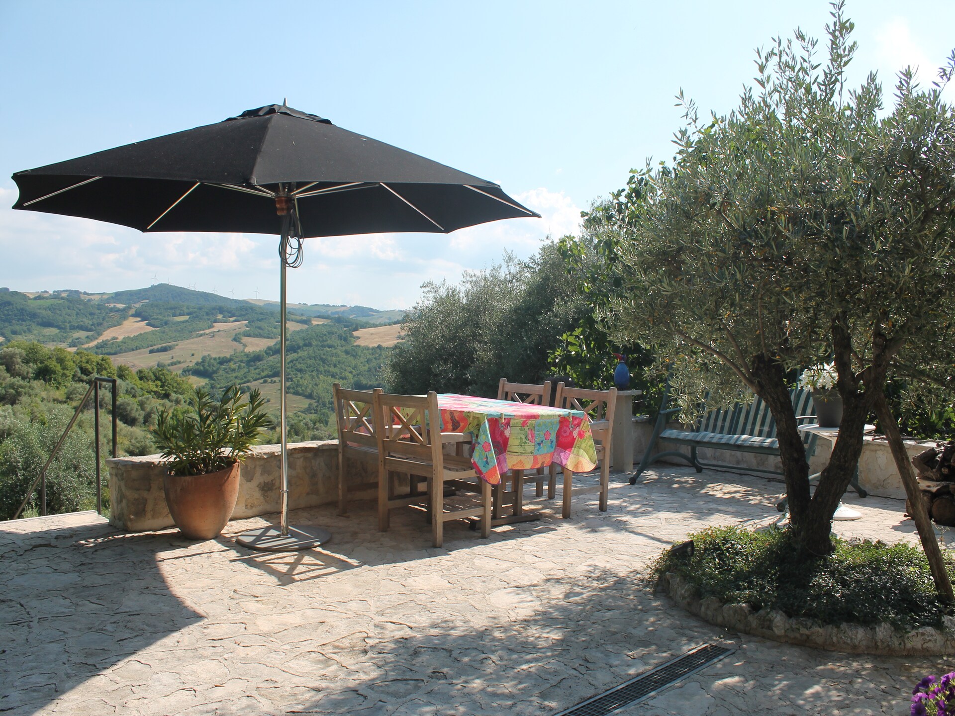 Gerenoveerd appartement in middeleeuws Ripabottoni met panoramisch terras - foto 20