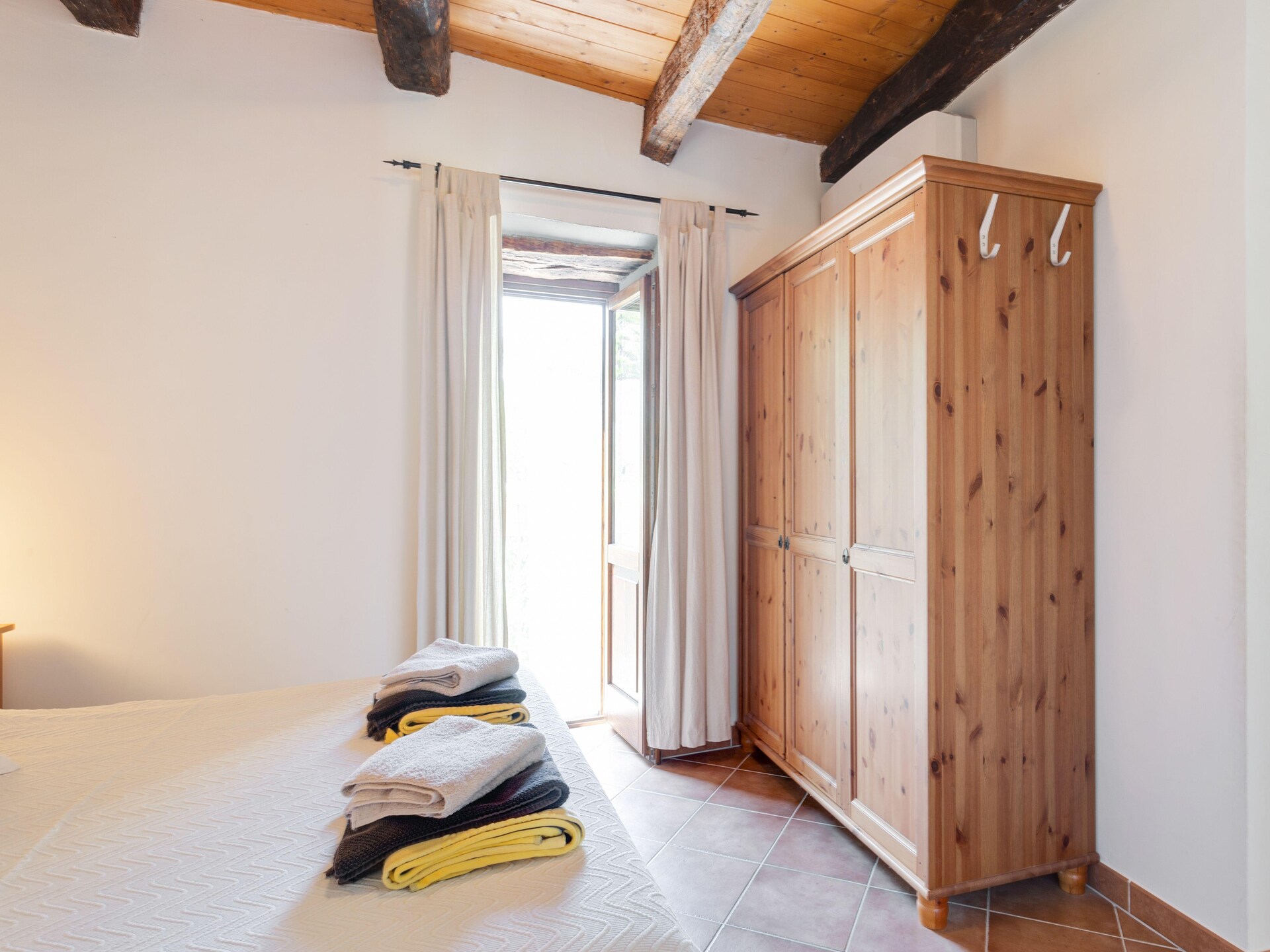 Gerenoveerd appartement in middeleeuws Ripabottoni met panoramisch terras - foto 14