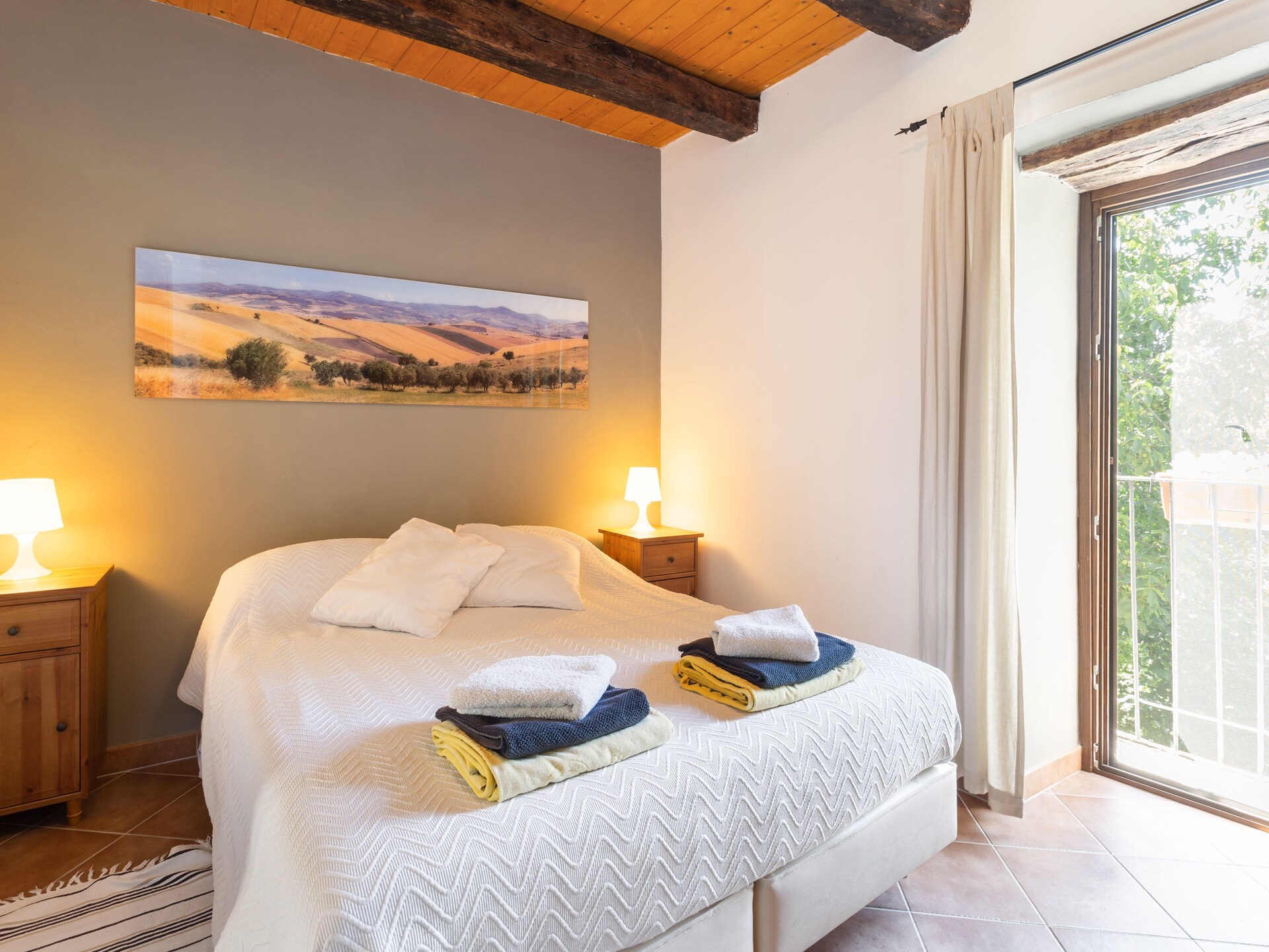 Gerenoveerd appartement in middeleeuws Ripabottoni met panoramisch terras - foto 15