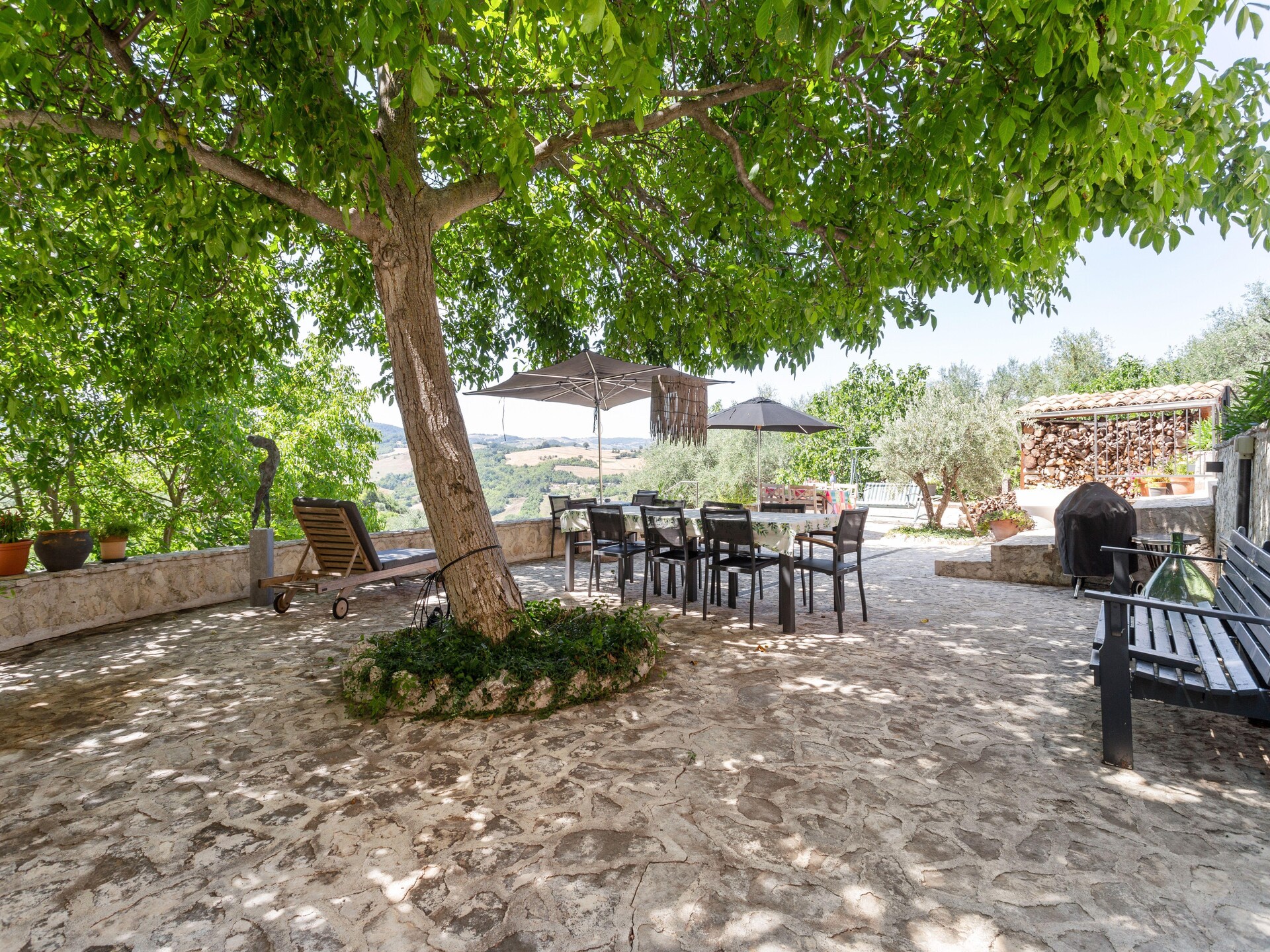 Gerenoveerd appartement in middeleeuws Ripabottoni met panoramisch terras - foto 21