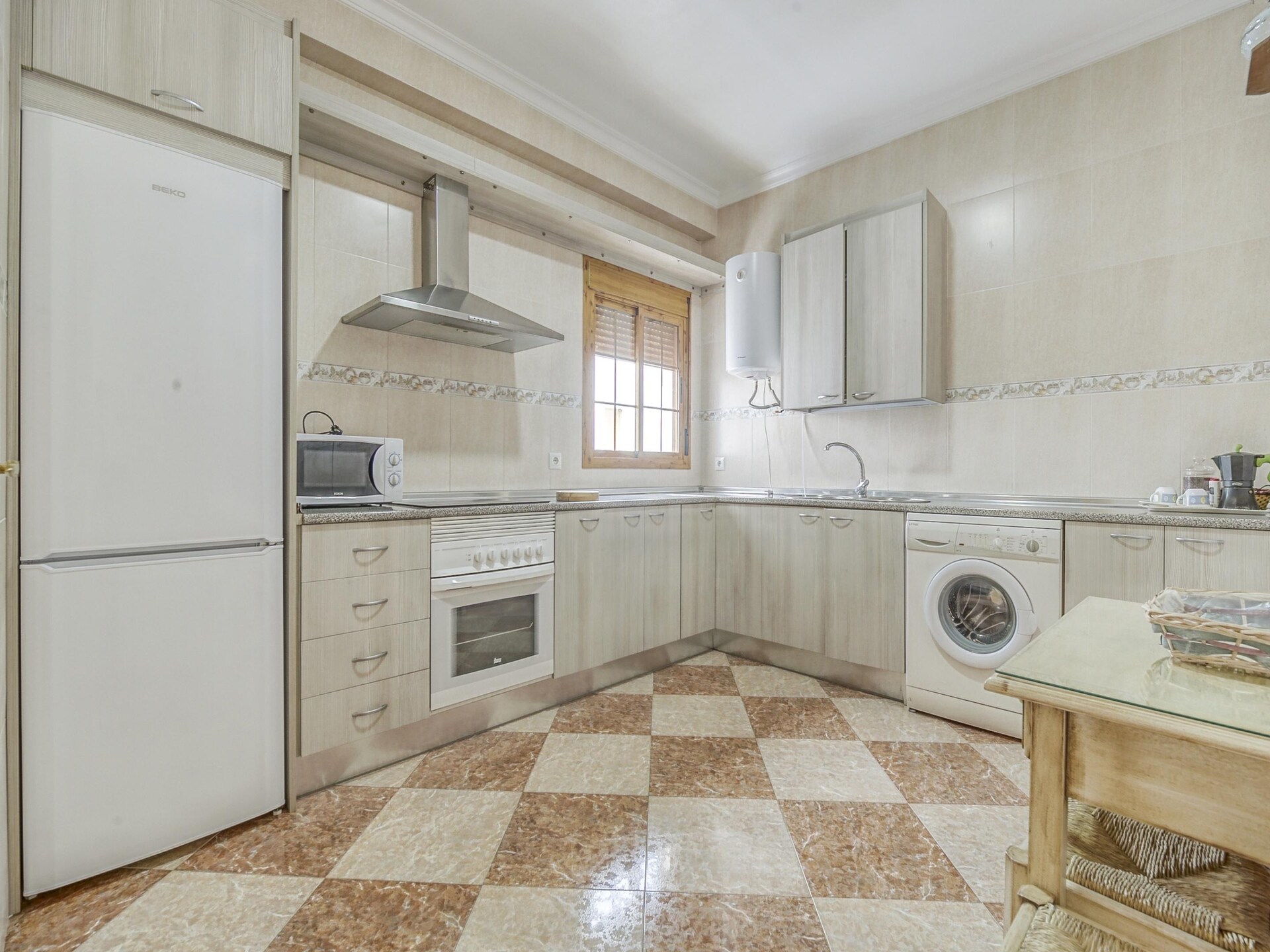 Ruim vakantiehuis voor 6 in Villanueva de San Juan met zwembadtoegang - foto 4
