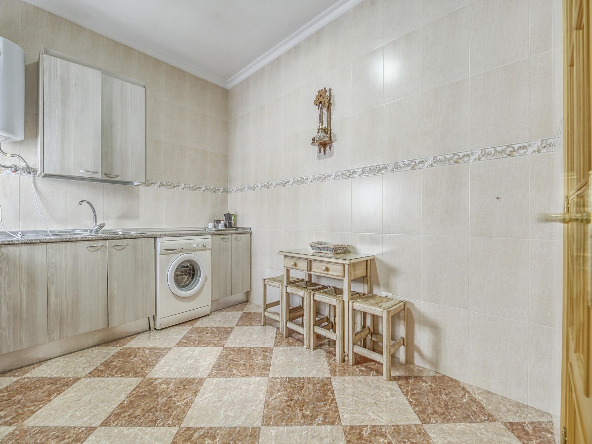 Ruim vakantiehuis voor 6 in Villanueva de San Juan met zwembadtoegang - foto 11