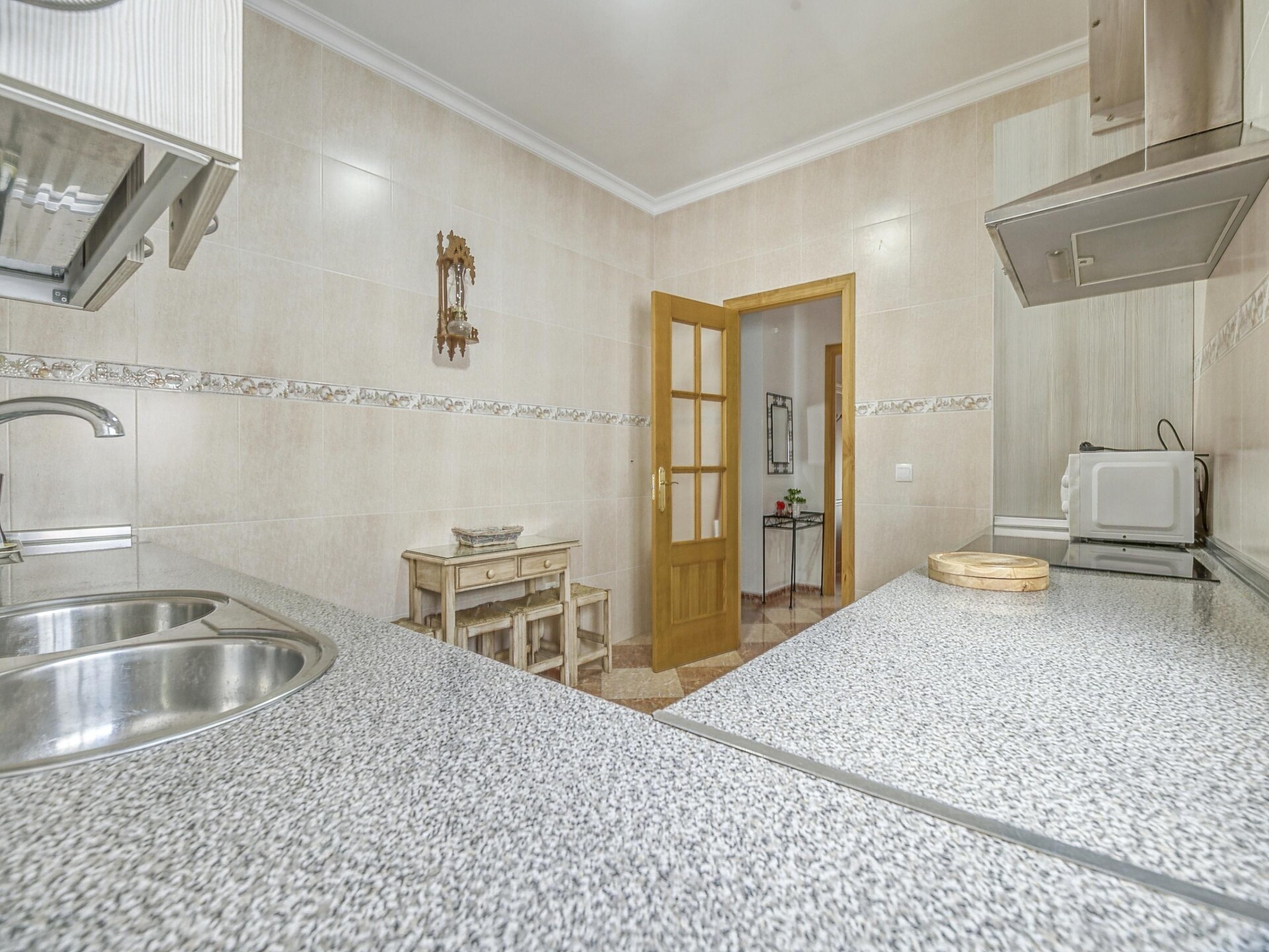 Ruim vakantiehuis voor 6 in Villanueva de San Juan met zwembadtoegang - foto 13