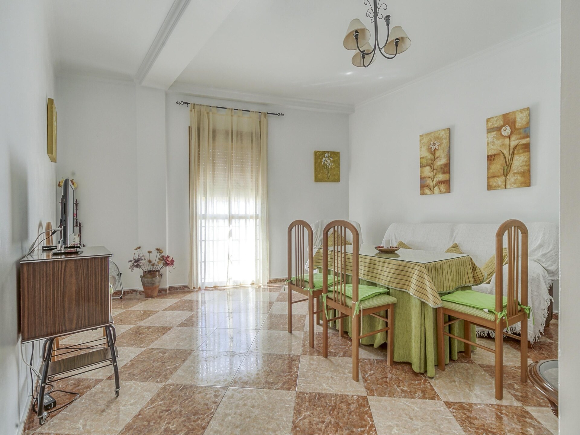 Ruim vakantiehuis voor 6 in Villanueva de San Juan met zwembadtoegang - foto 10