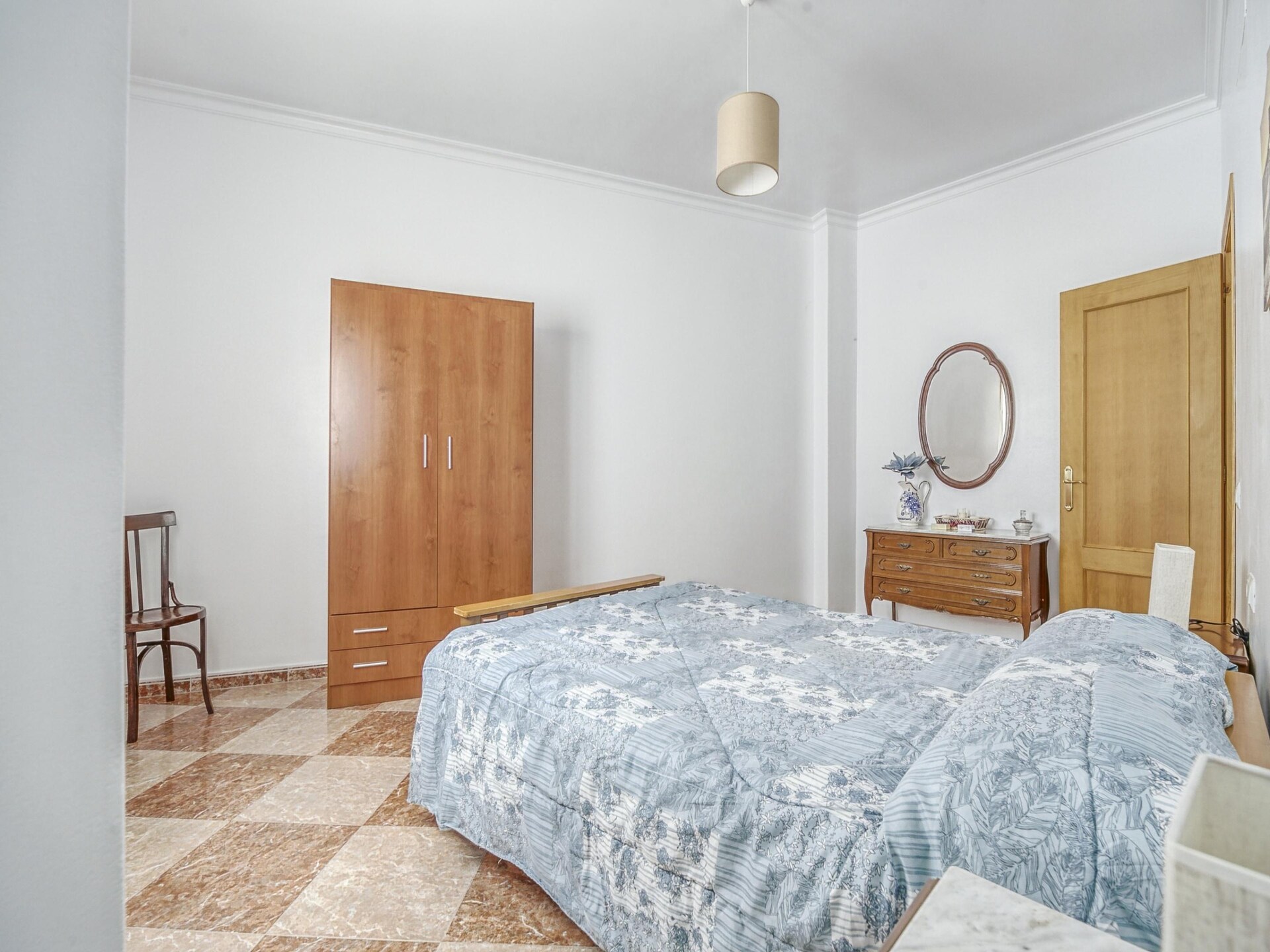 Ruim vakantiehuis voor 6 in Villanueva de San Juan met zwembadtoegang - foto 23