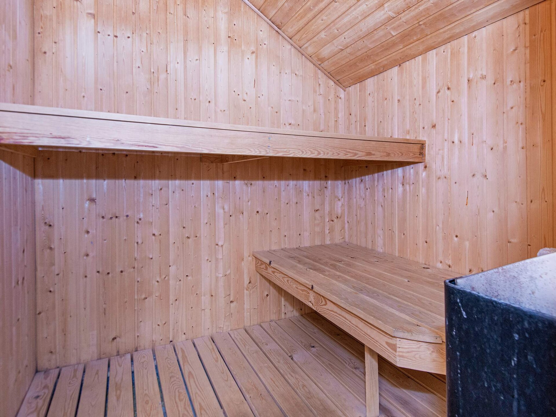 Ruim vakantiehuis voor 10 personen met zwembad en sauna op 250m van zee - foto 23
