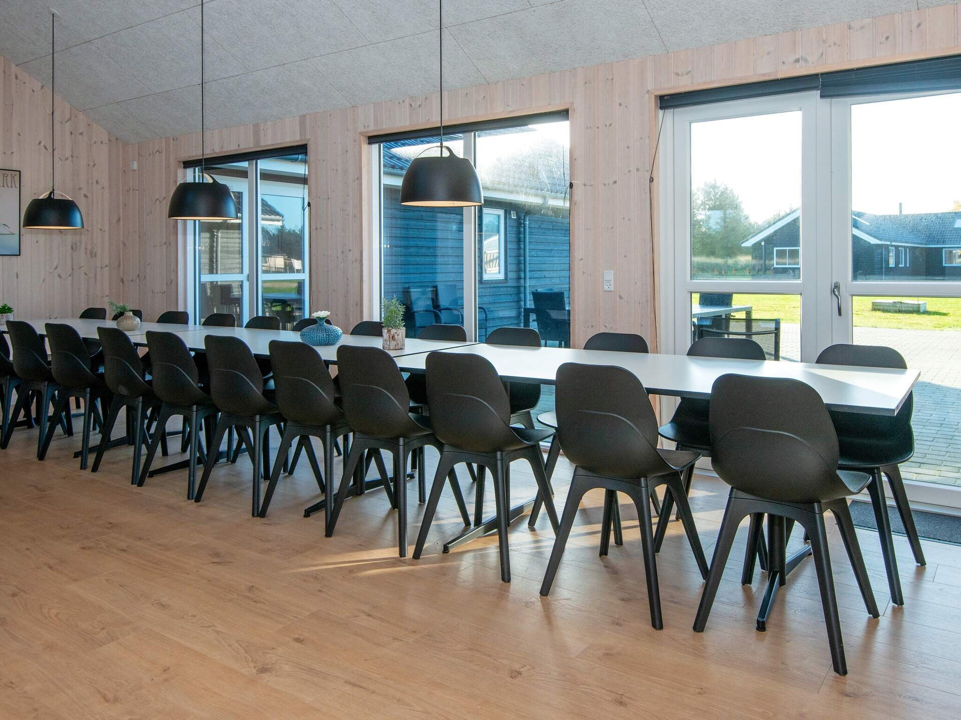 Groots vakantiehuis voor 24 personen met zwembad bij Houstrup Strand - foto 16