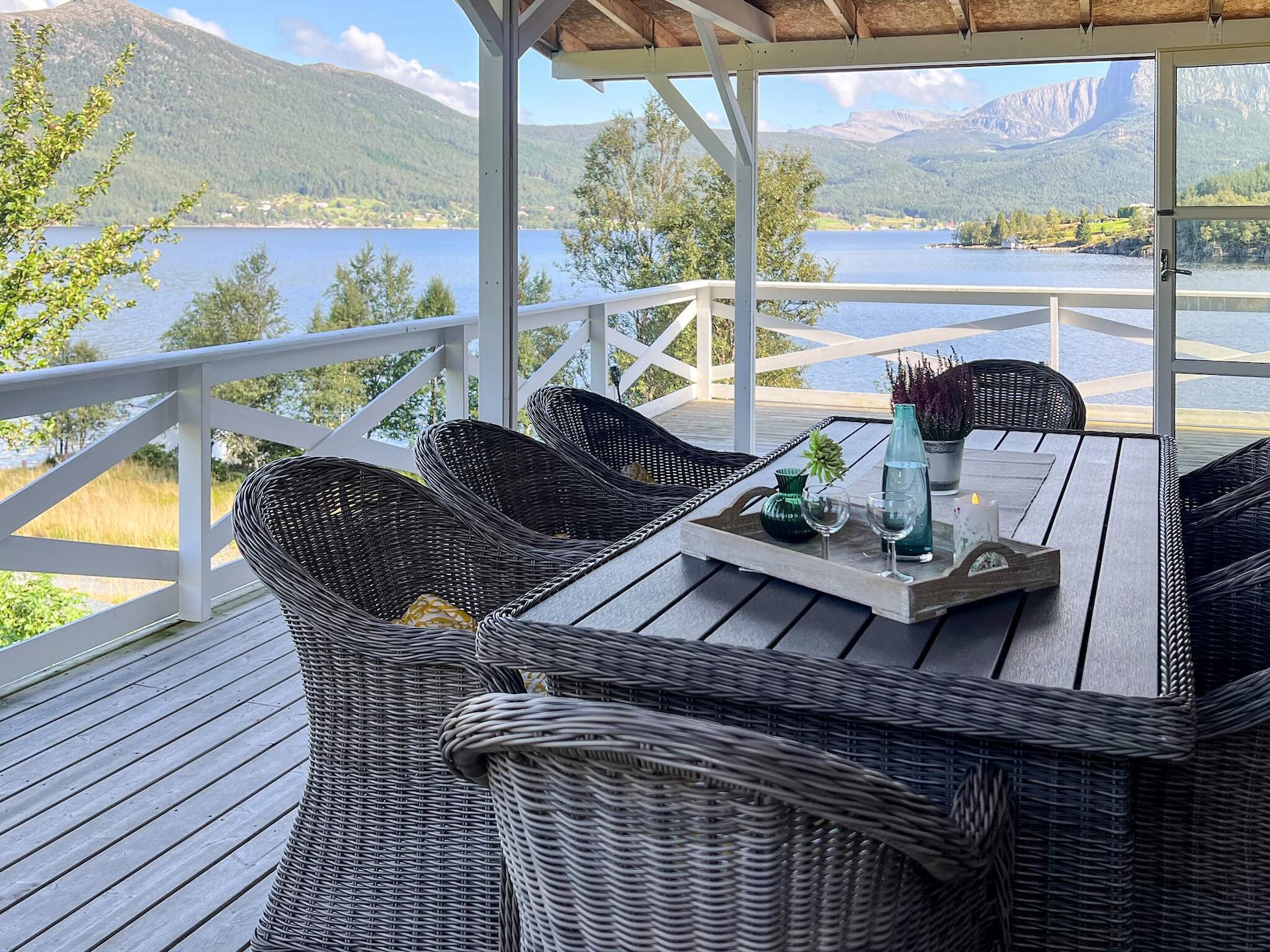 Modern vakantiehuis in Svelgen met panoramisch uitzicht op Frøysjøen - foto 1