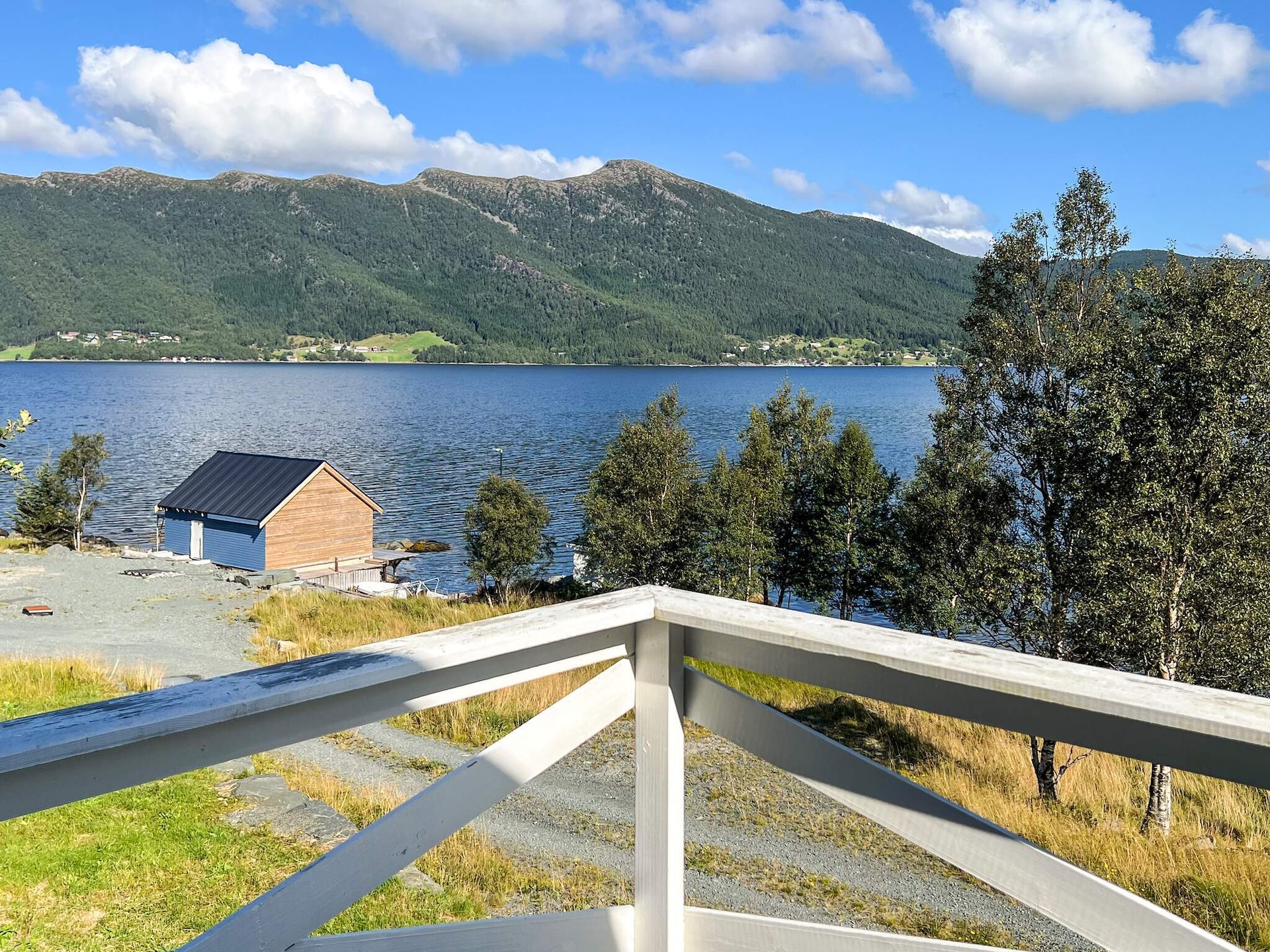 Modern vakantiehuis in Svelgen met panoramisch uitzicht op Frøysjøen - foto 4