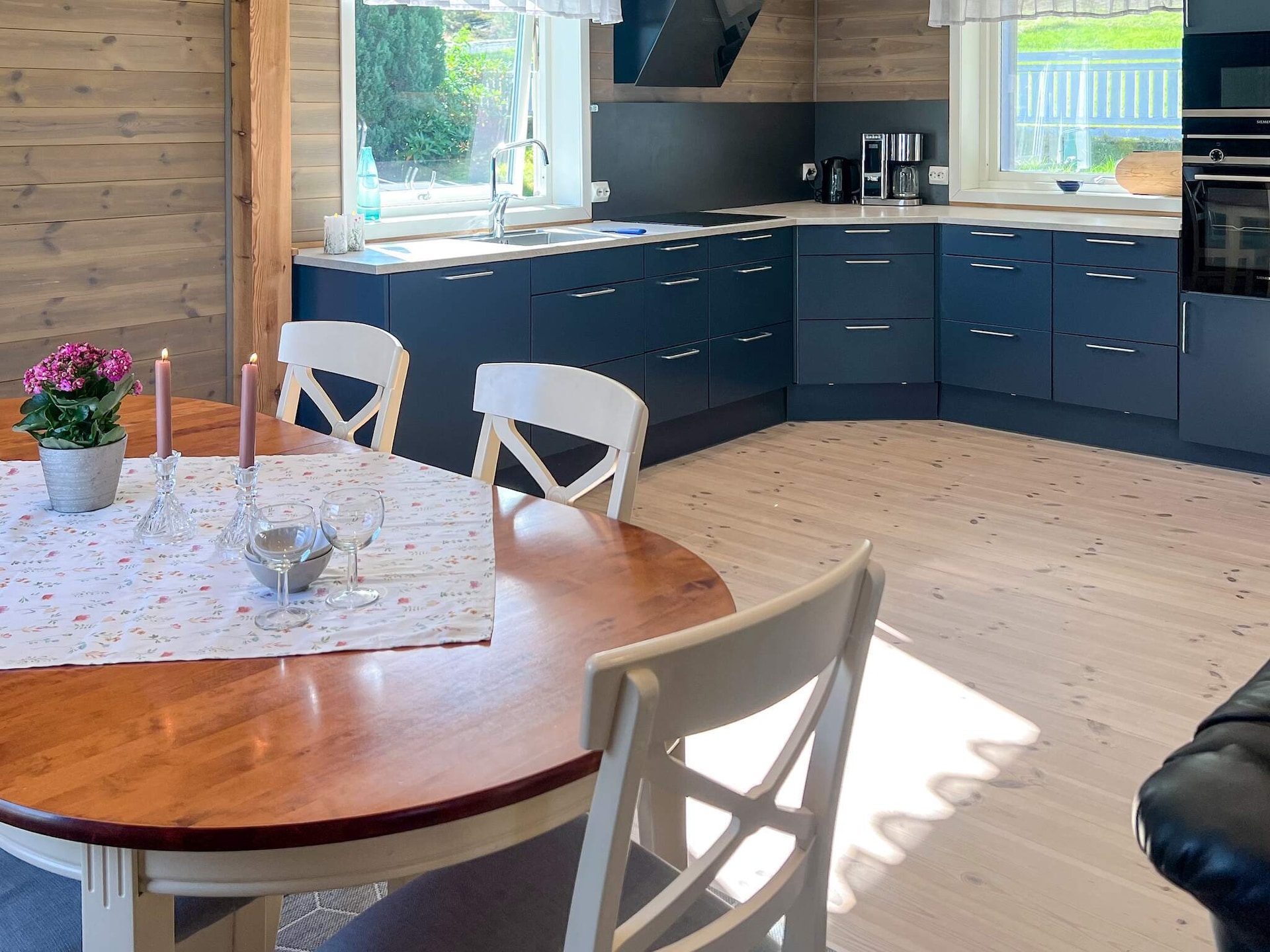 Modern vakantiehuis in Svelgen met panoramisch uitzicht op Frøysjøen - foto 11