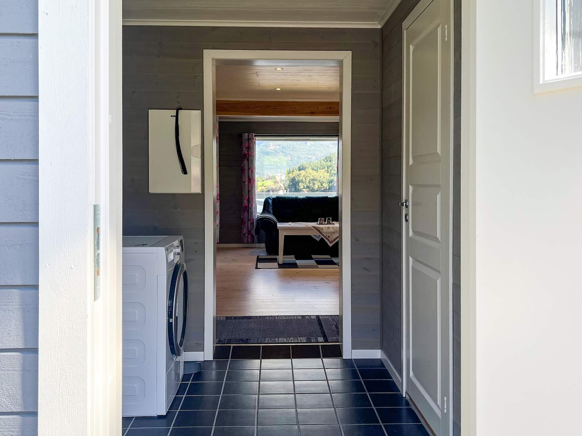 Modern vakantiehuis in Svelgen met panoramisch uitzicht op Frøysjøen - foto 16