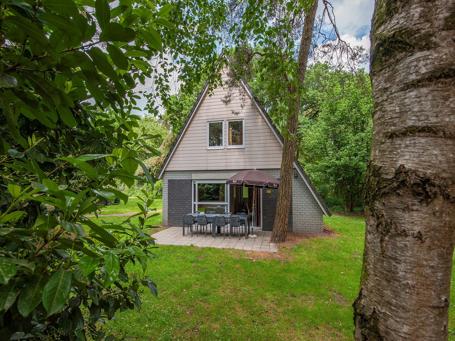 Vrijstaande 8-persoonsbungalow in bosrijk vakantiepark bij Breda - foto 7