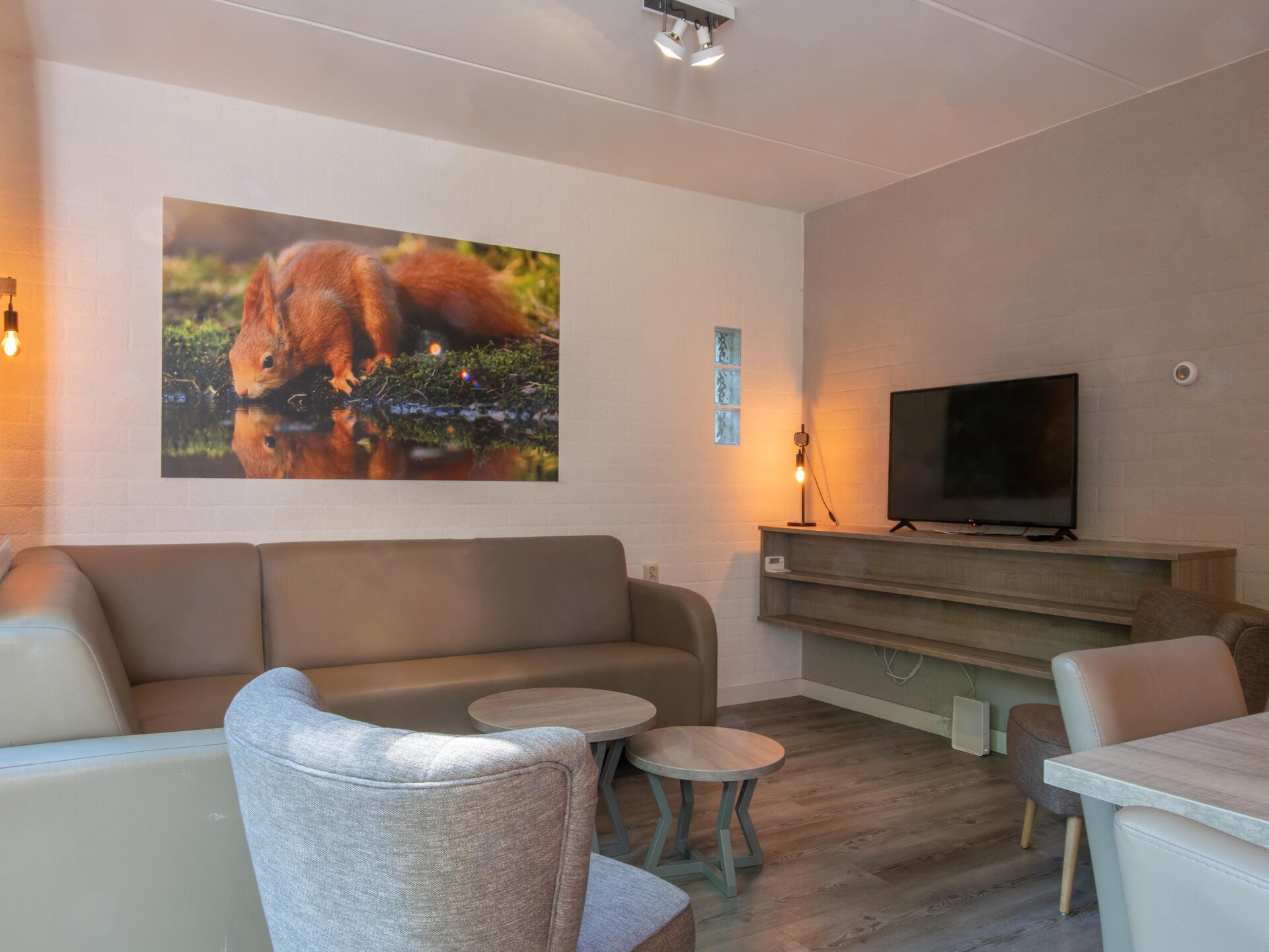Vrijstaande 8-persoonsbungalow in bosrijk vakantiepark bij Breda - foto 8