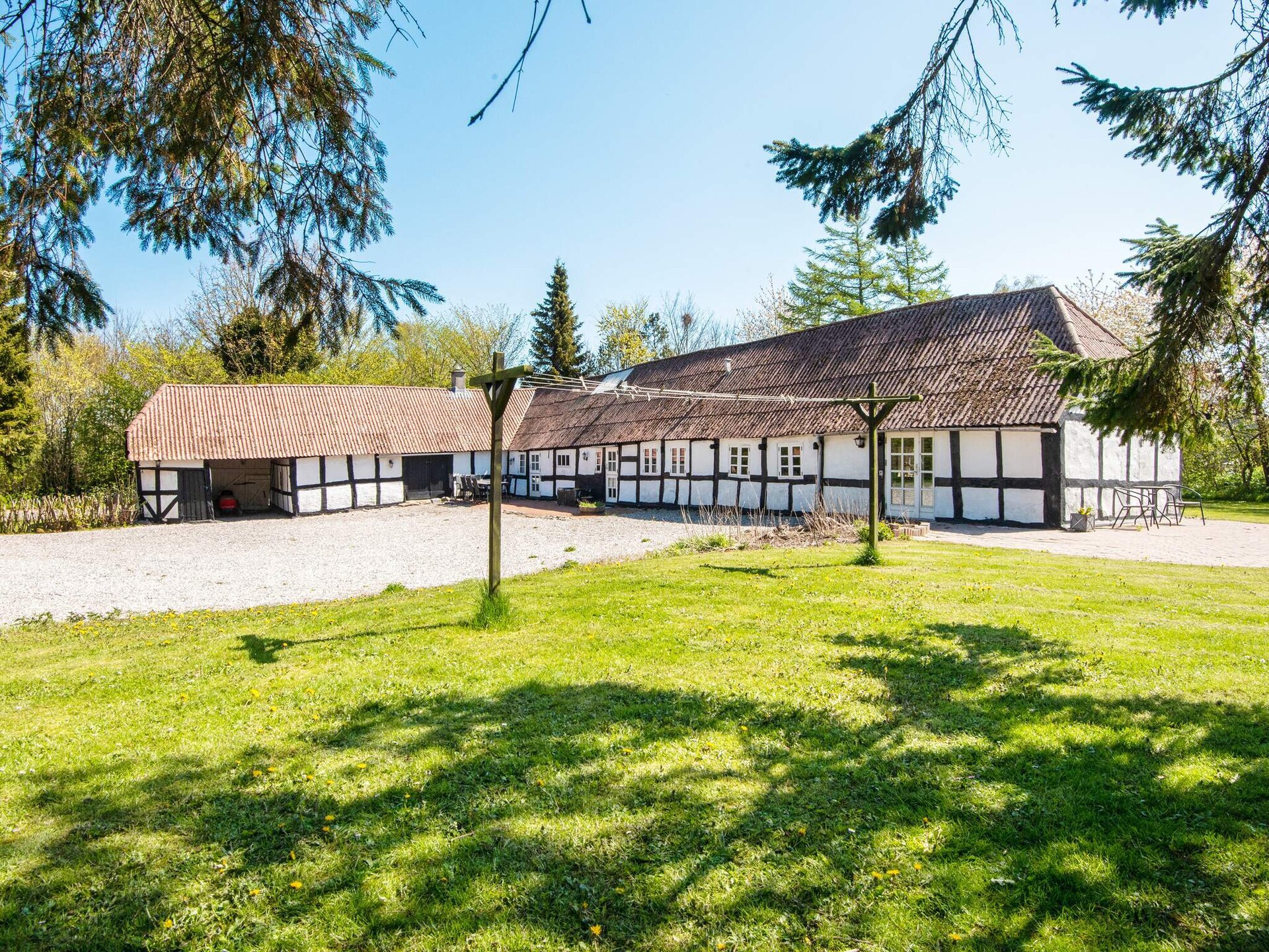 Nostalgisch vakwerkhuis uit 1799 nabij de klifkust van Karlby - foto 1
