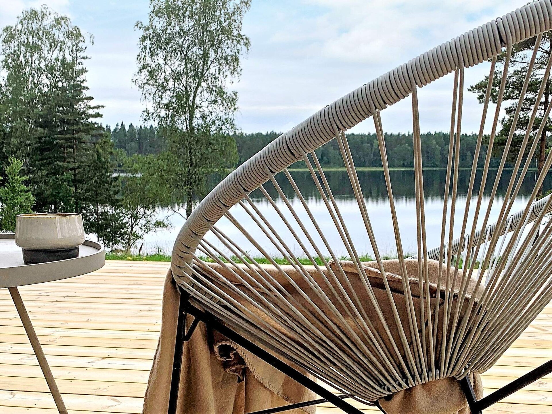 Design vakantiehuis met panoramisch uitzicht op het meer in Håcksvik - foto 8