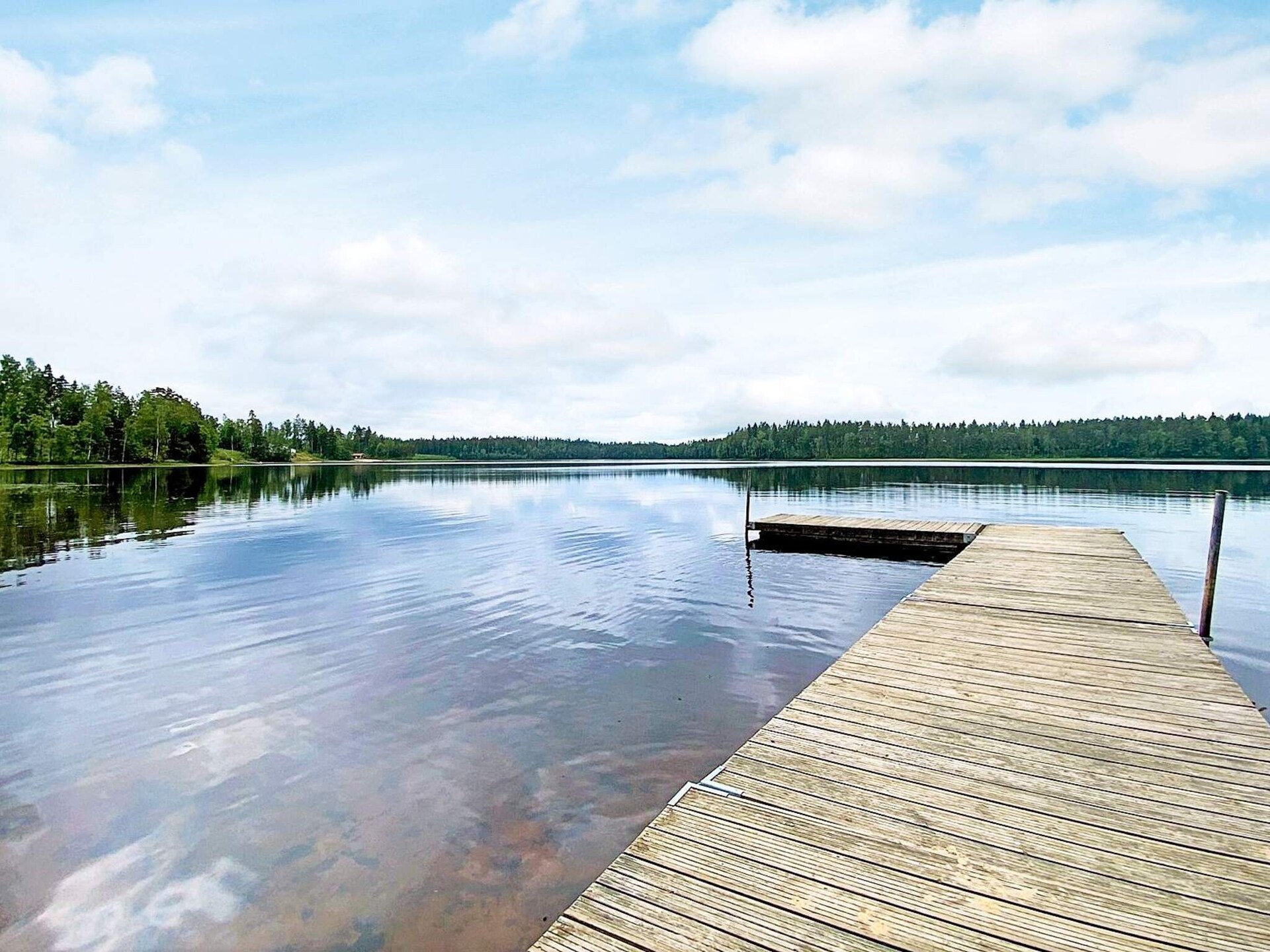 Design vakantiehuis met panoramisch uitzicht op het meer in Håcksvik - foto 42