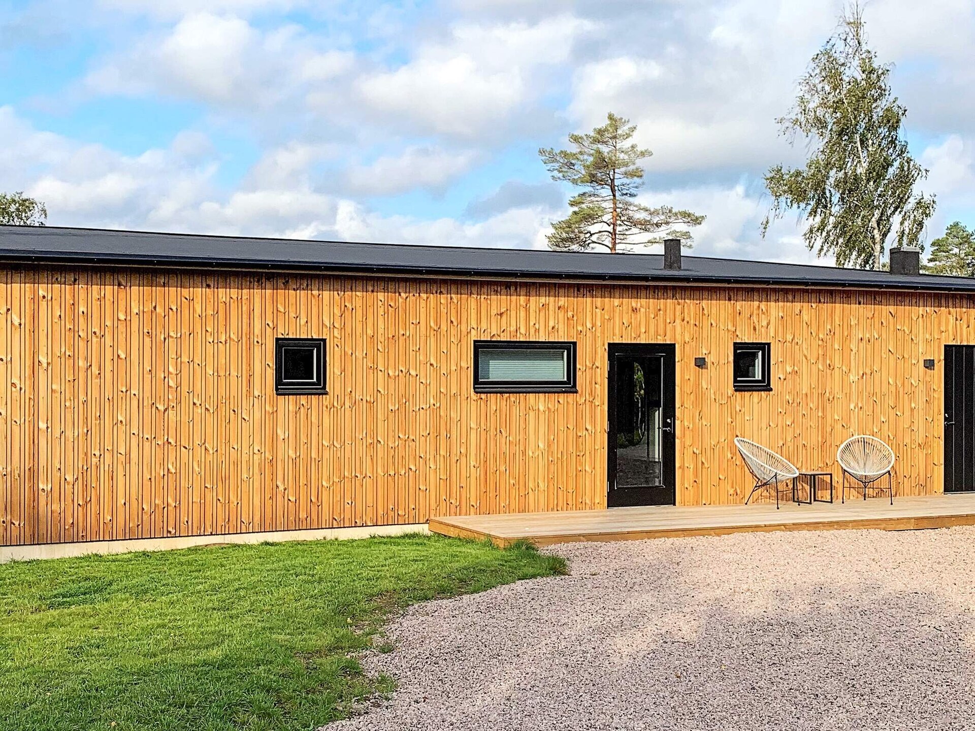 Design vakantiehuis met panoramisch uitzicht op het meer in Håcksvik - foto 15