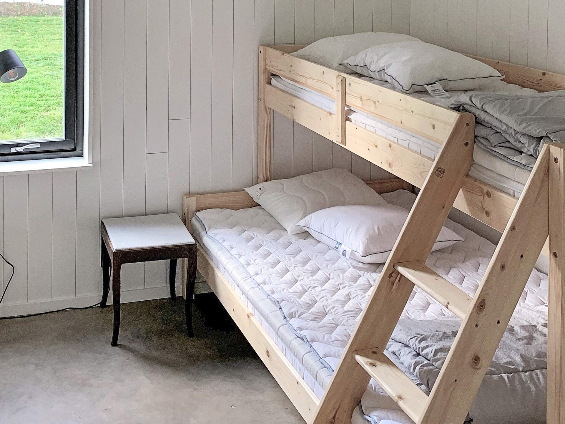 Design vakantiehuis met panoramisch uitzicht op het meer in Håcksvik - foto 34