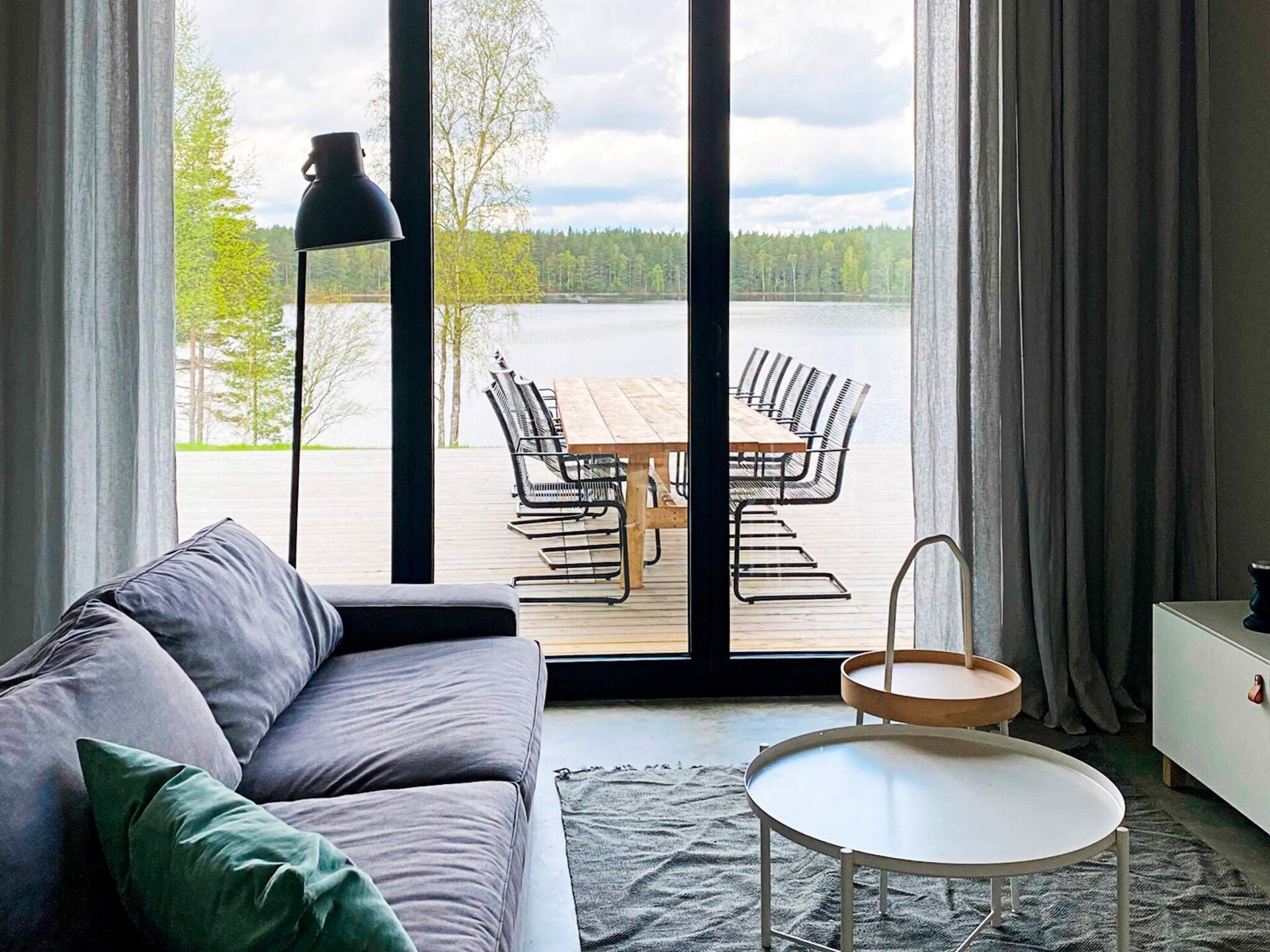 Design vakantiehuis met panoramisch uitzicht op het meer in Håcksvik - foto 26