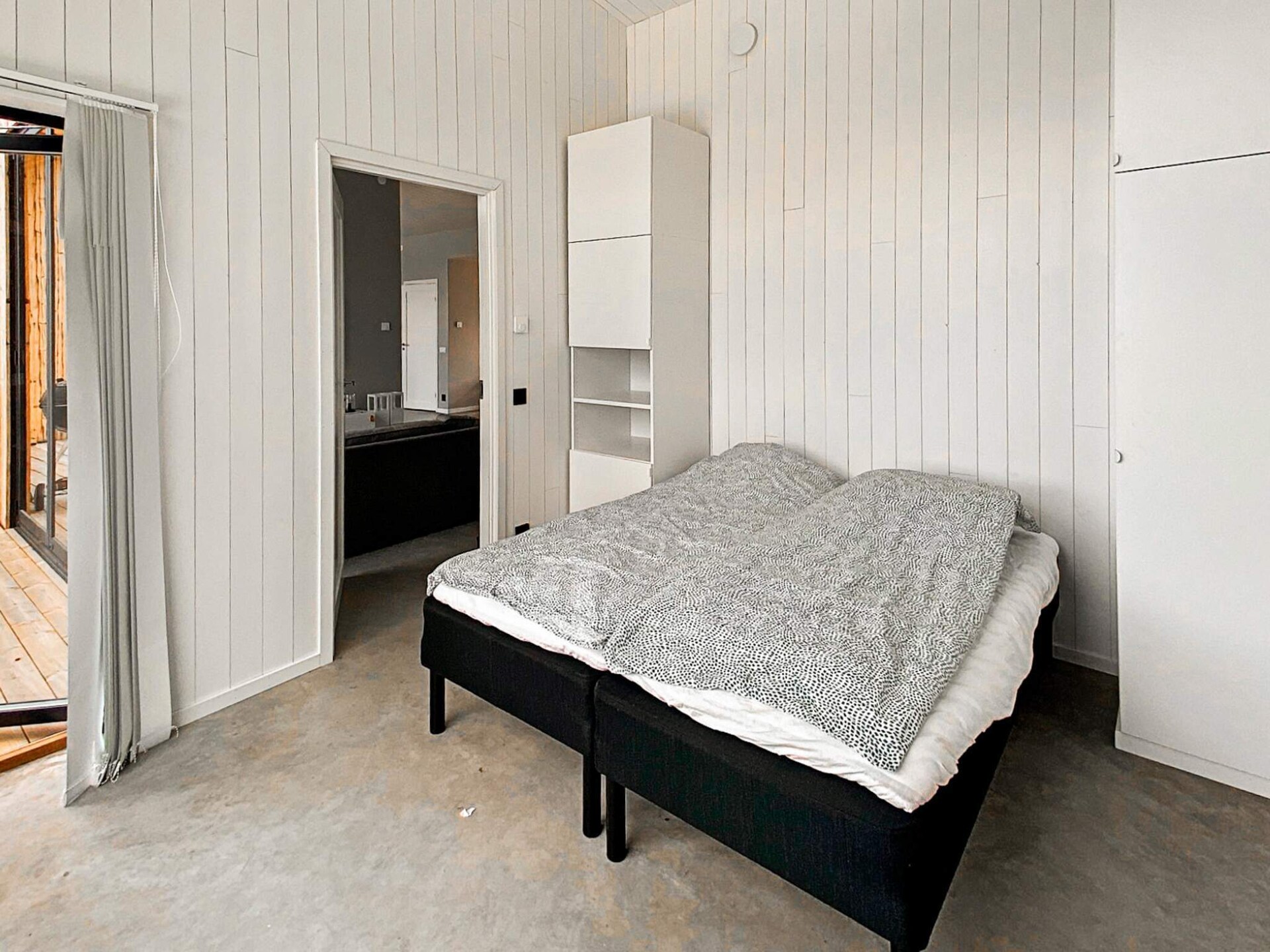 Design vakantiehuis met panoramisch uitzicht op het meer in Håcksvik - foto 33