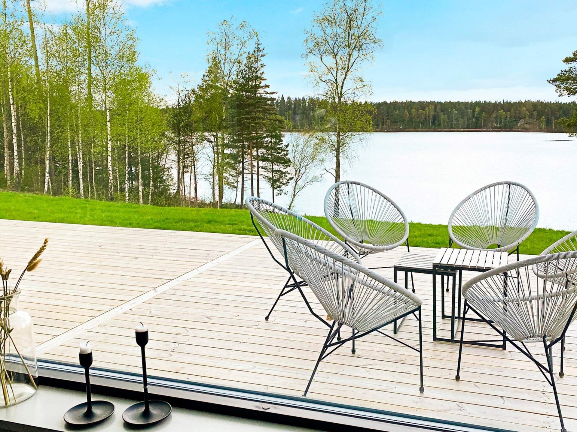 Design vakantiehuis met panoramisch uitzicht op het meer in Håcksvik - foto 40