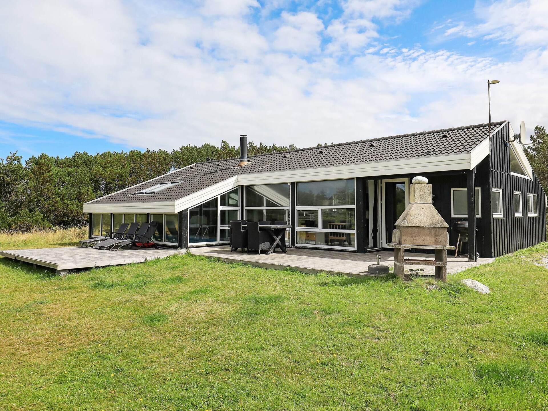 Ruim vakantiehuis in Løkken met privézwembad, sauna en whirlpool op 650m van zee - foto 1