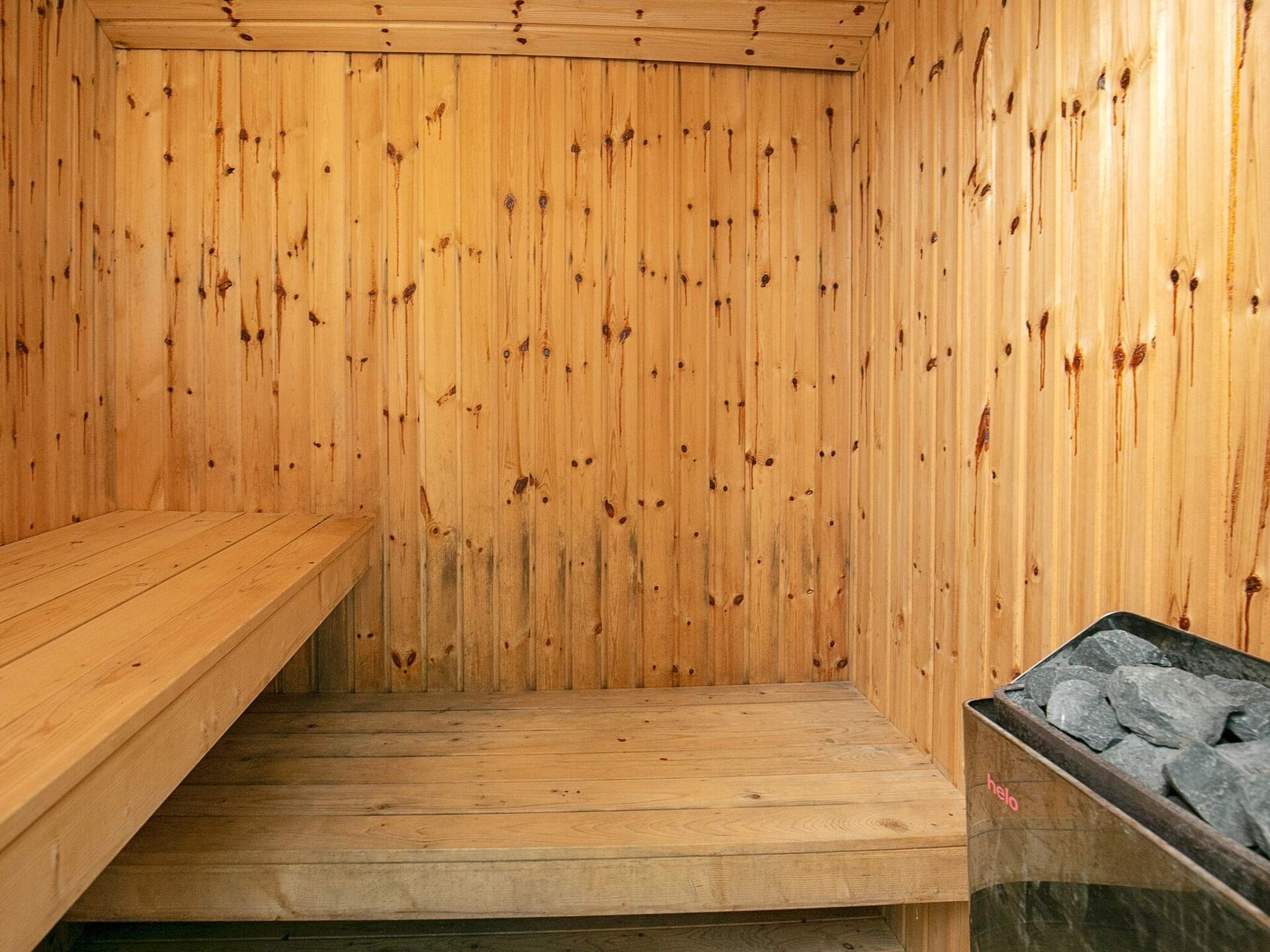 Ruim vakantiehuis in Løkken met privézwembad, sauna en whirlpool op 650m van zee - foto 23