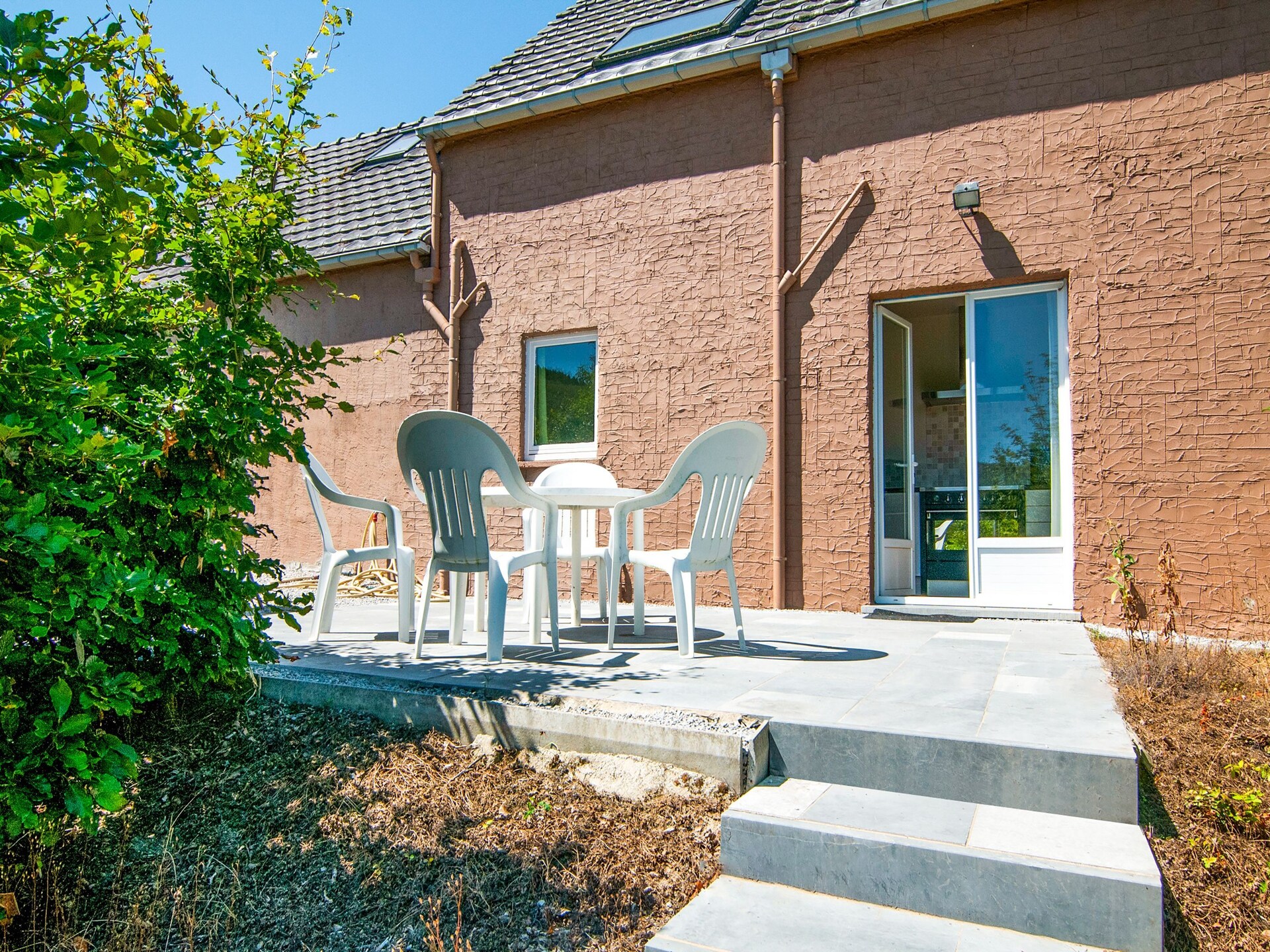 Ruim vakantiehuis voor 9 personen met omheinde tuin in bosrijk Treignes - foto 8