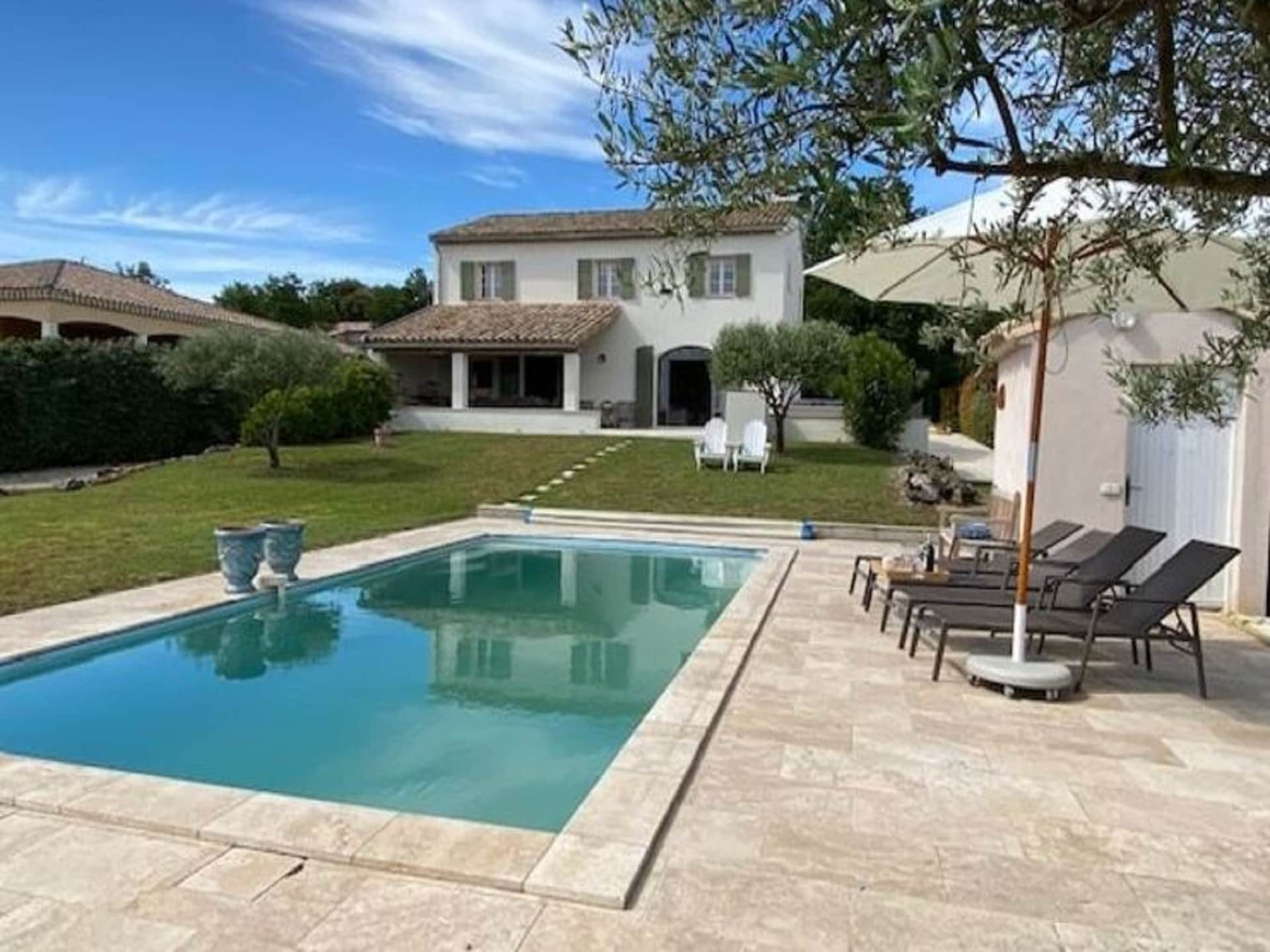 Ruim vakantiehuis met privézwembad en tuin bij Uzès, geschikt voor 10 personen - foto 7