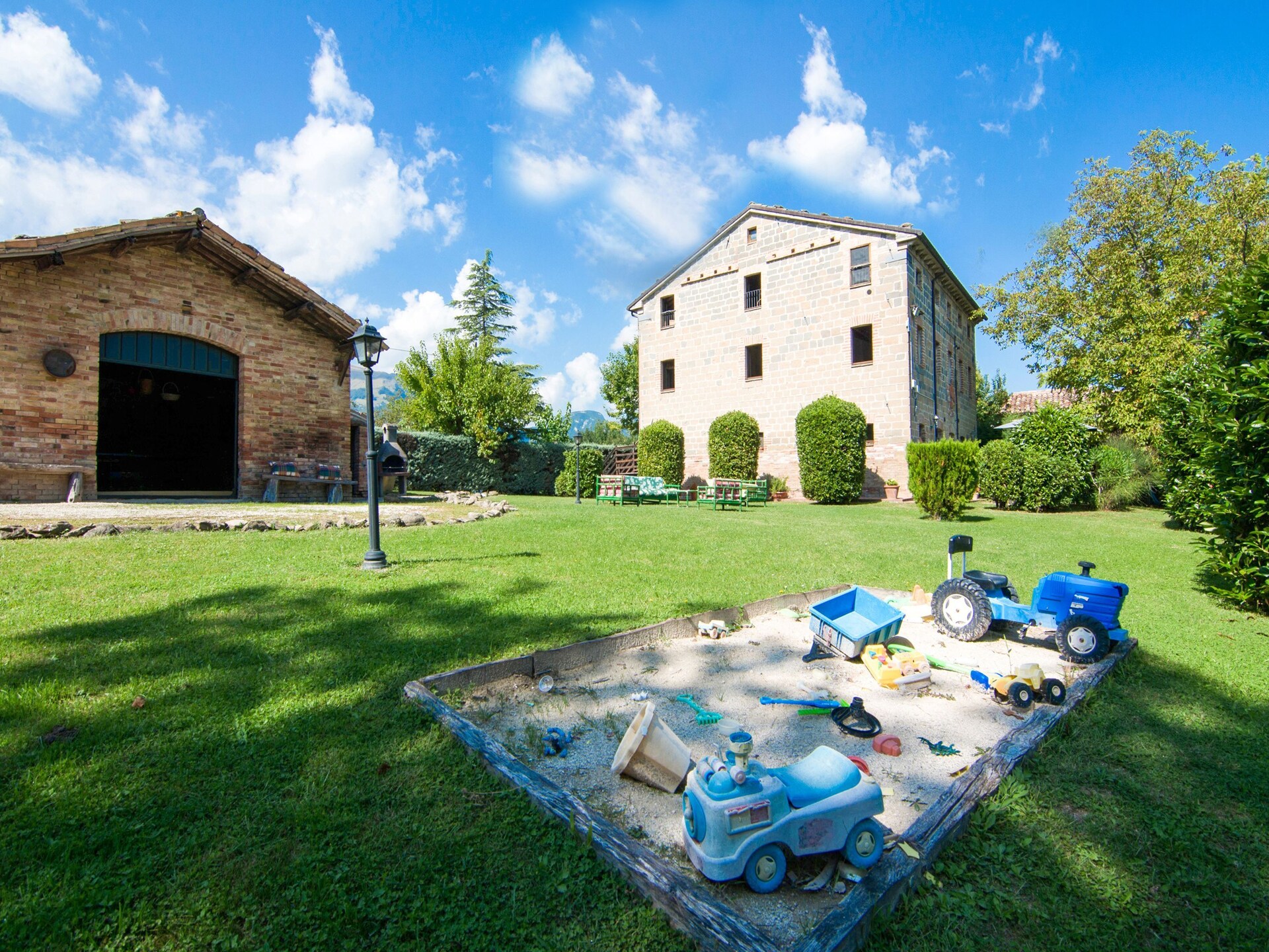 Fattoria 15: Ruim vakantiehuis met privezwembad bij Amandola, 15 personen - foto 54