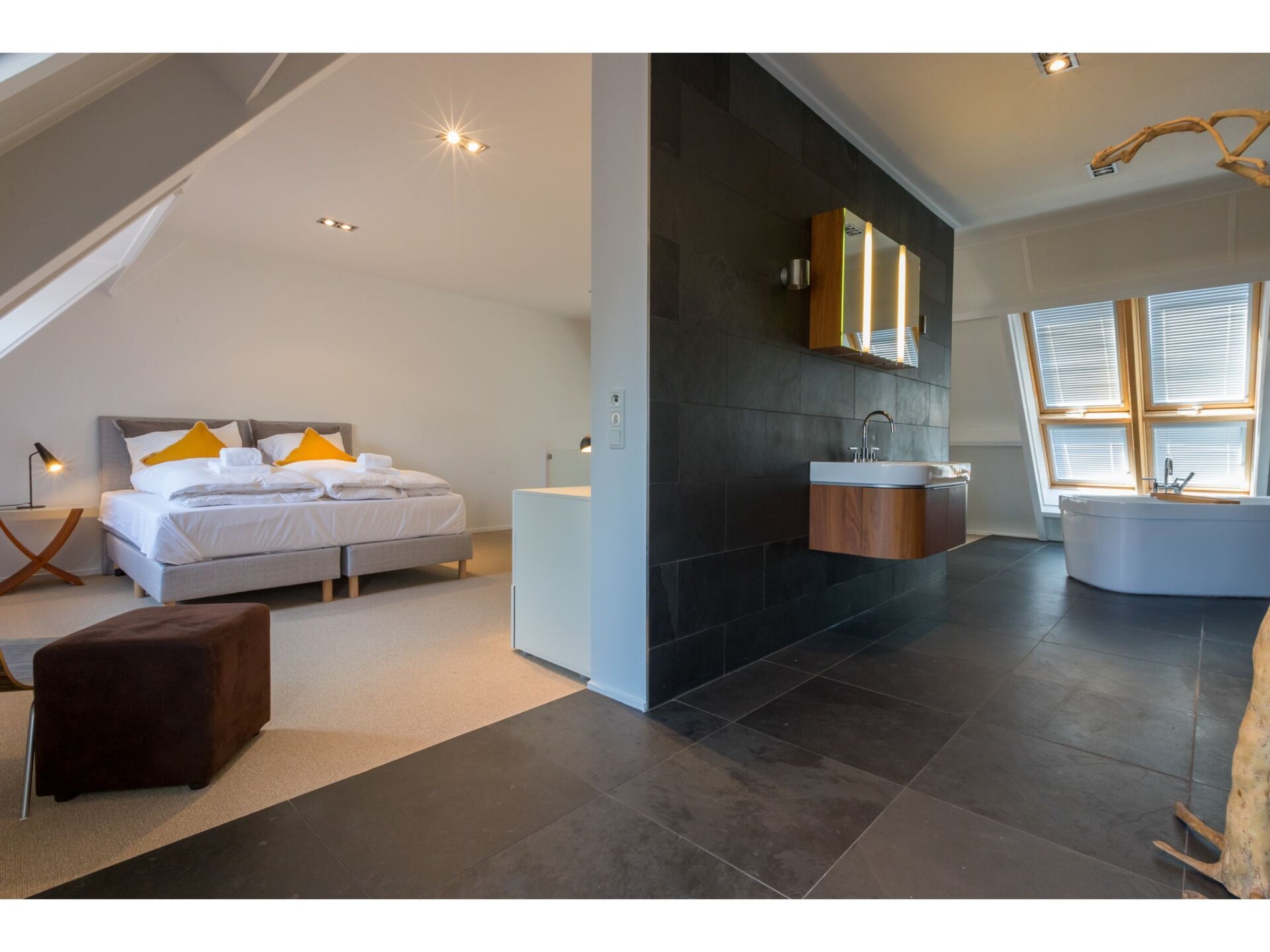Stijlvol loftappartement met balkon in hartje Domburg, 150m² - foto 16