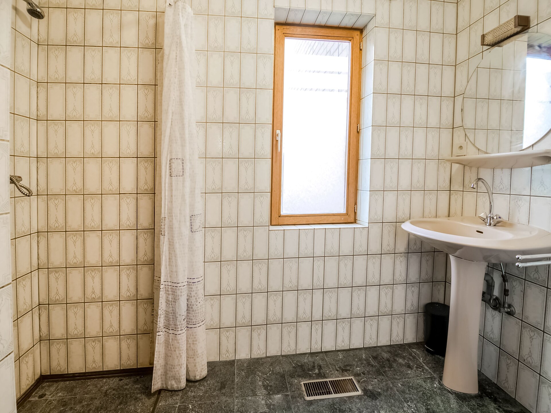 Grusone 53: Ruim vakantiehuis met uitzicht op de Ardeense vallei bij Roy - foto 27