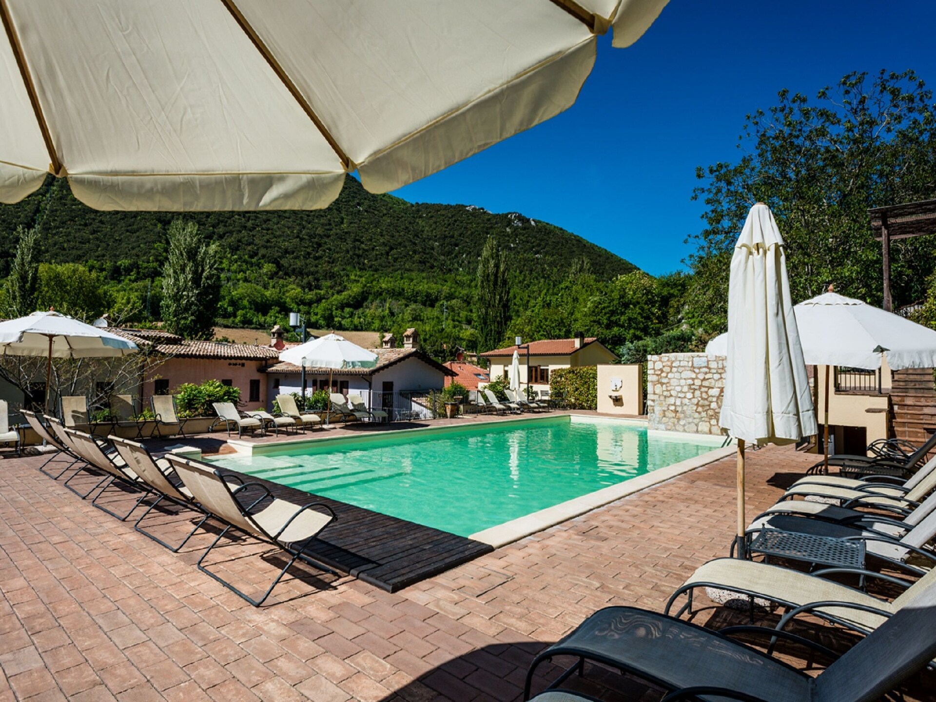 Modern vakantiehuis met zwembad in Foligno - foto 8