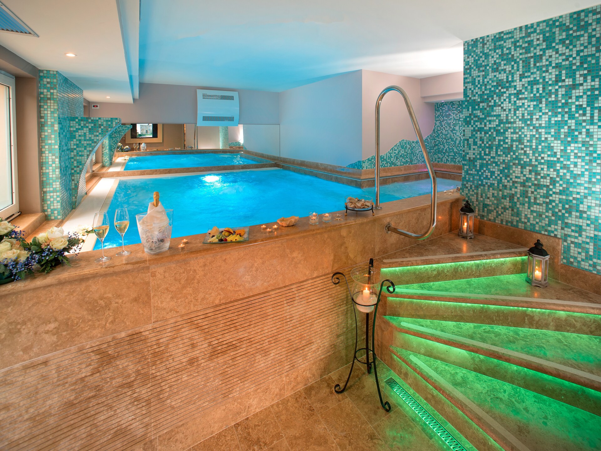 Rustgevend vakantiehuis in Foligno met zwembad en bubbelbad - foto 27