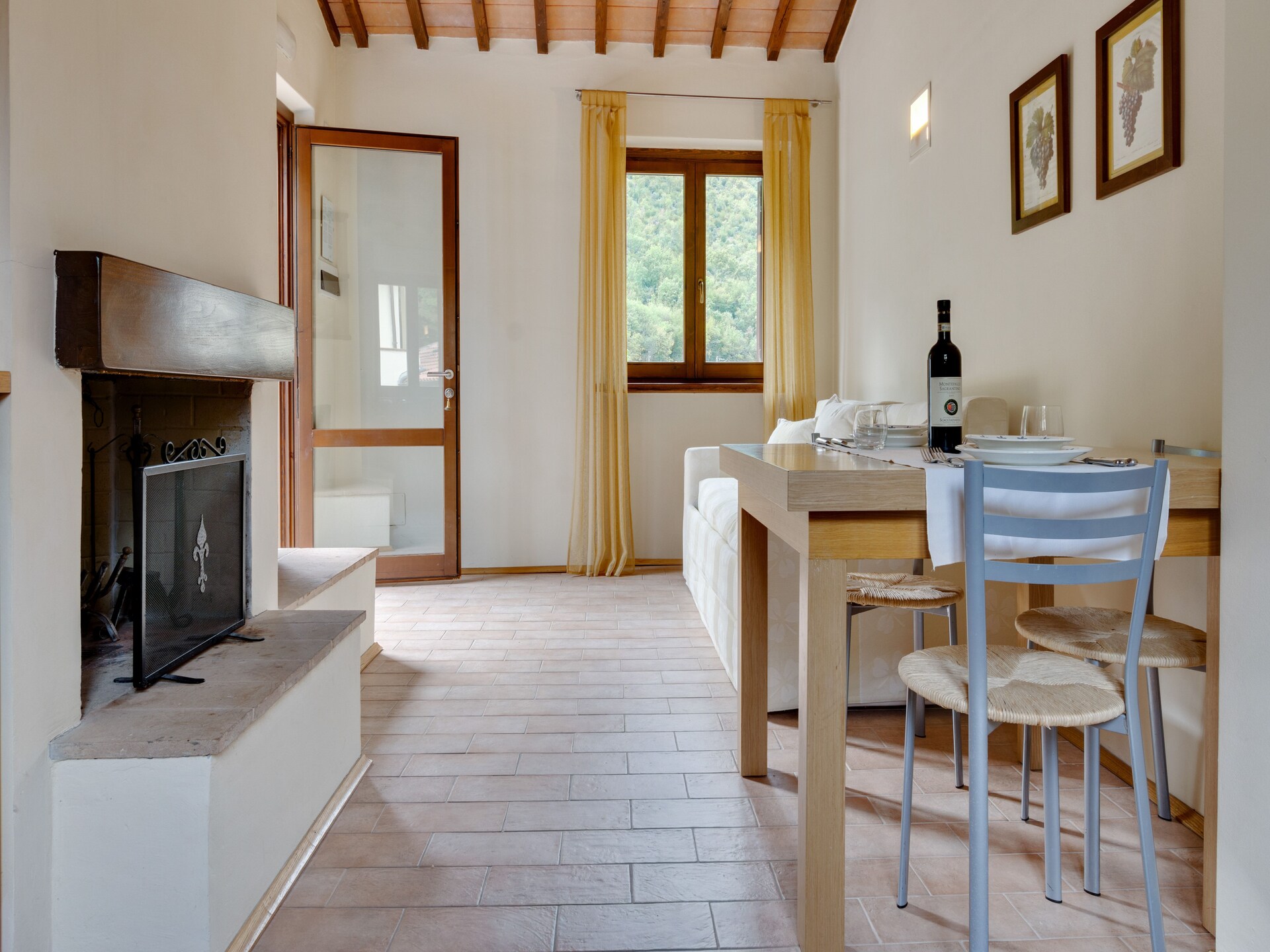 Rustgevend vakantiehuis in Foligno met zwembad en bubbelbad - foto 10