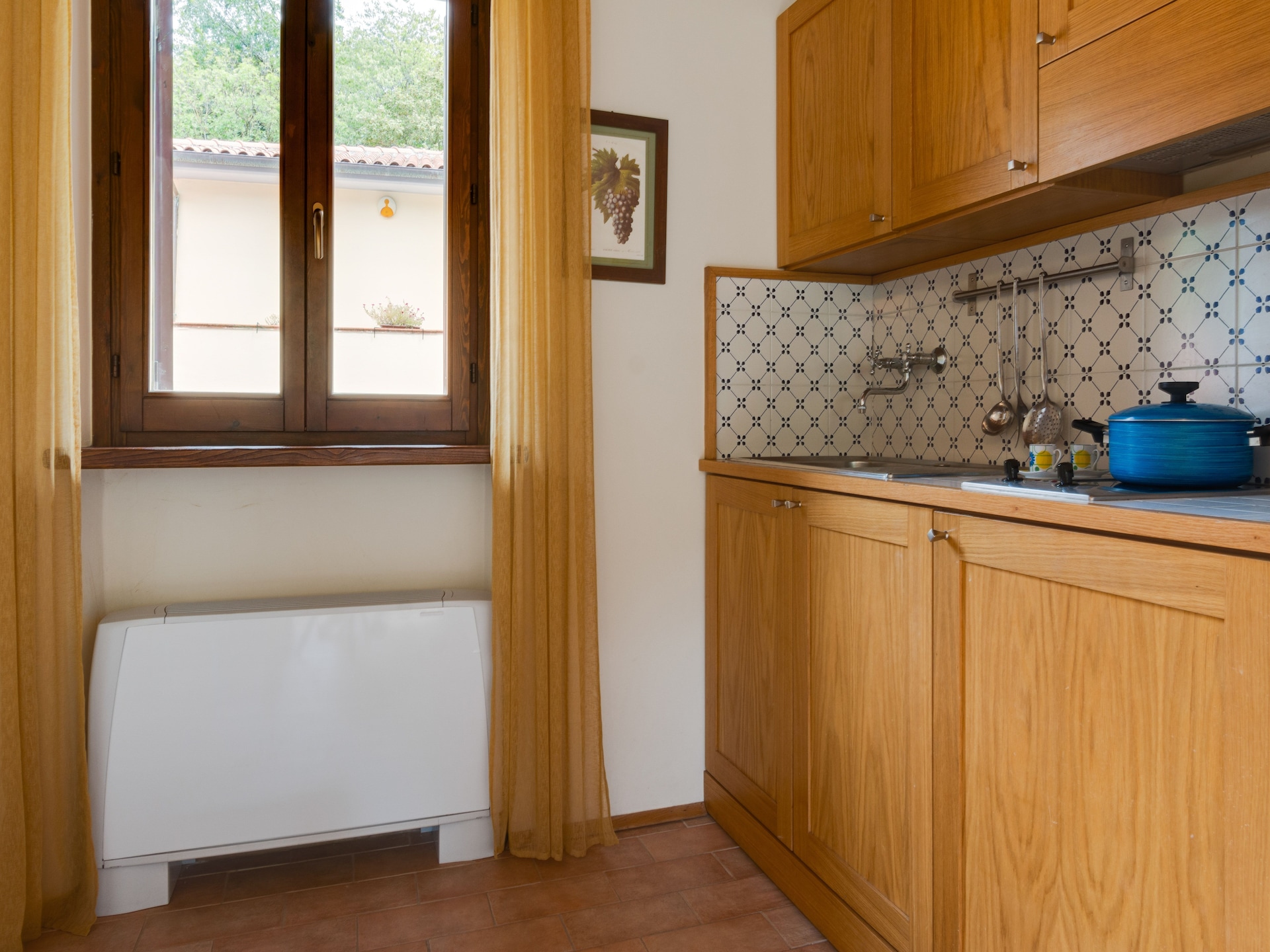 Rustgevend vakantiehuis in Foligno met zwembad en bubbelbad - foto 12