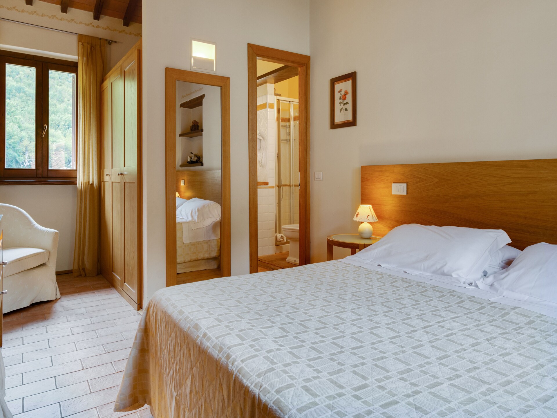 Rustgevend vakantiehuis in Foligno met zwembad en bubbelbad - foto 13