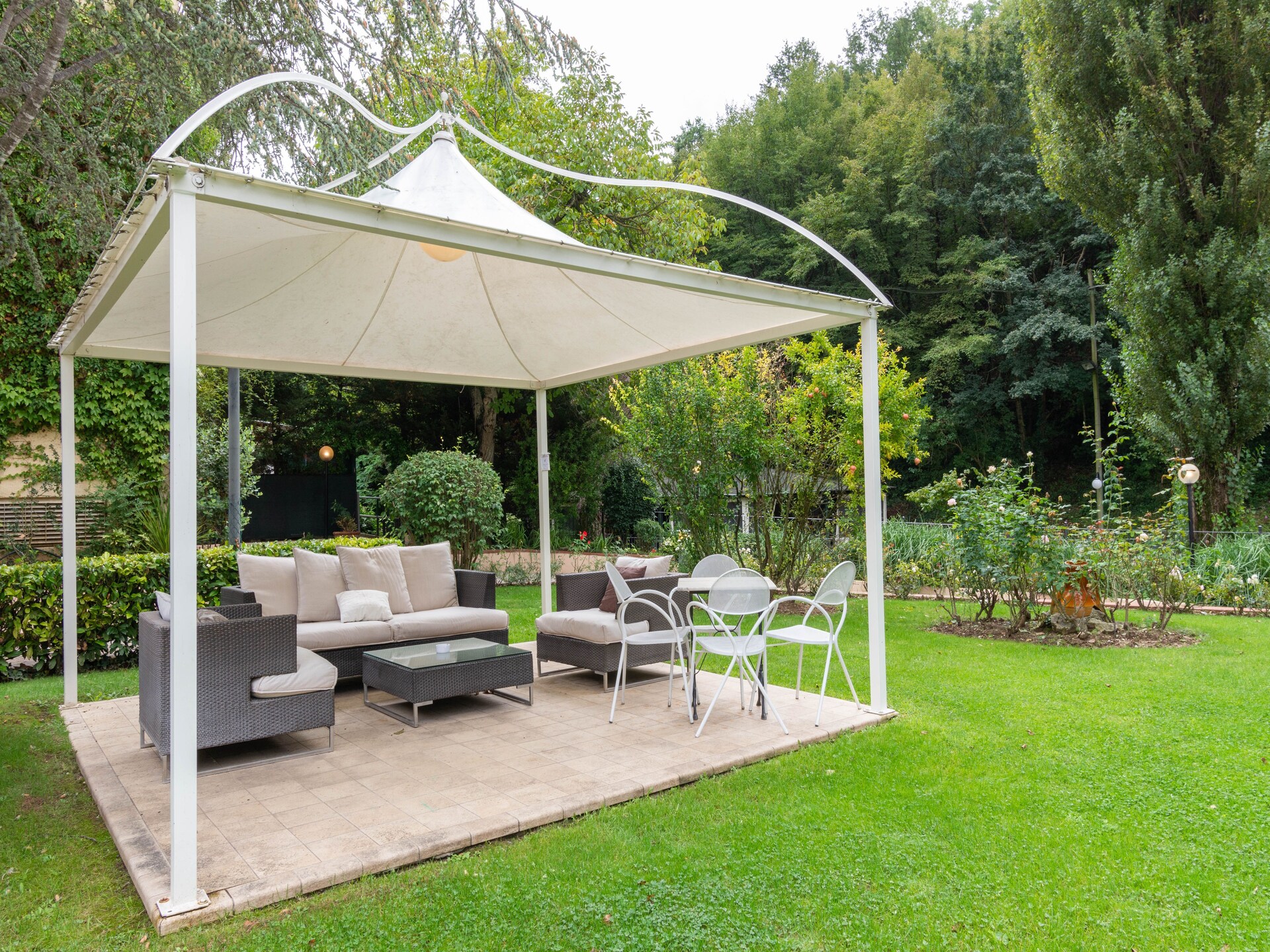 Modern vakantiehuis in Foligno met zwembad en tuin - foto 6