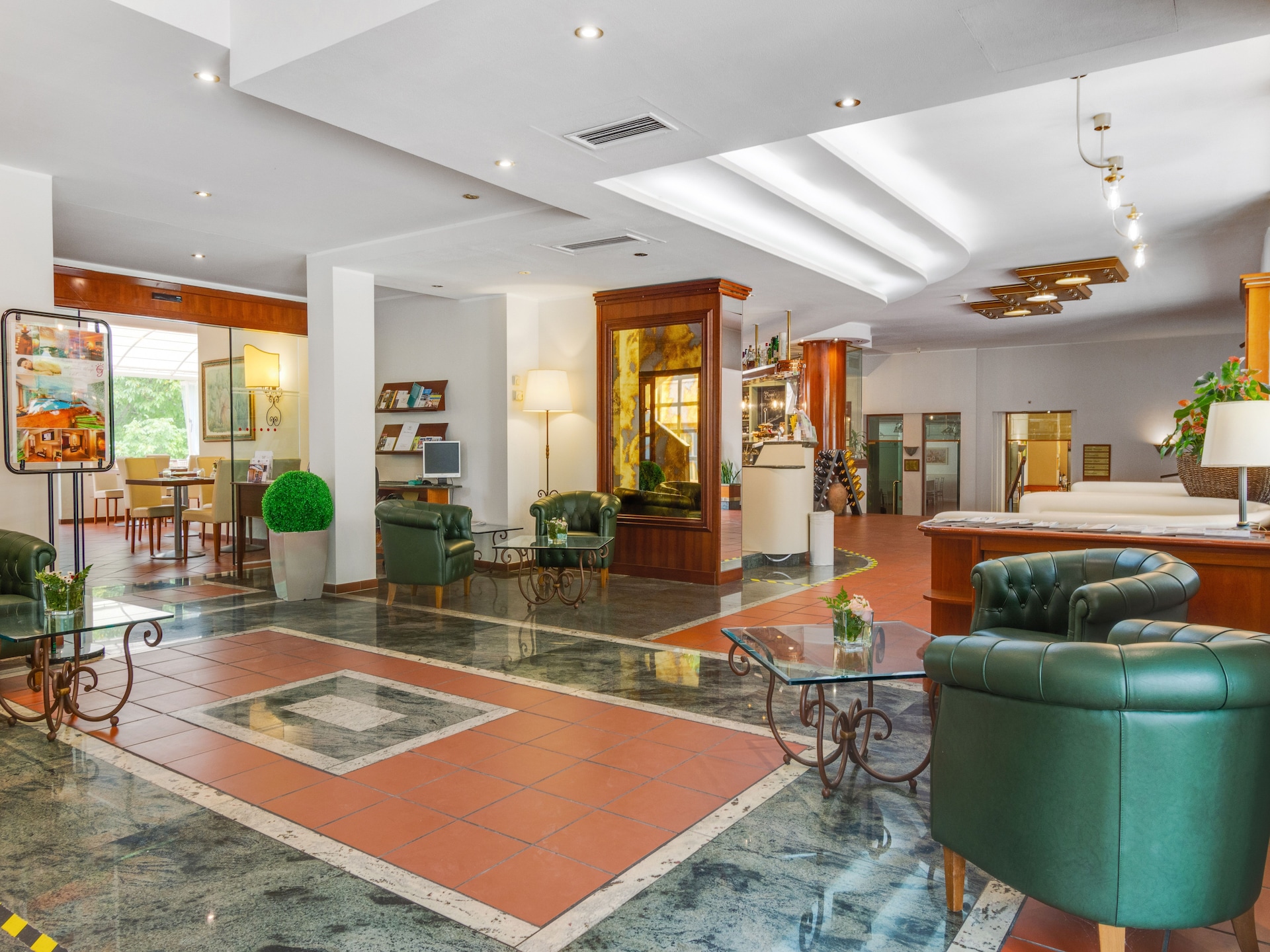 Modern vakantiehuis in Foligno met zwembad en tuin - foto 32