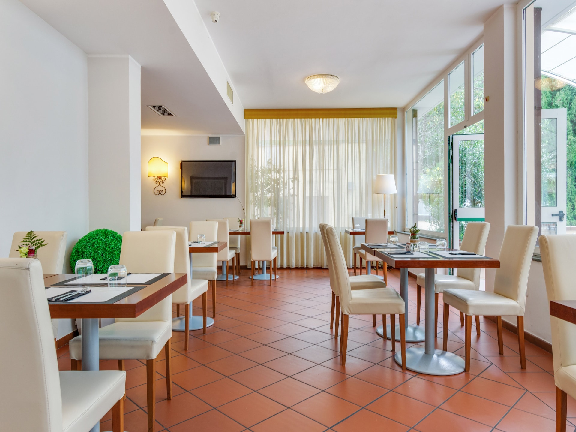 Modern vakantiehuis in Foligno met zwembad en tuin - foto 29
