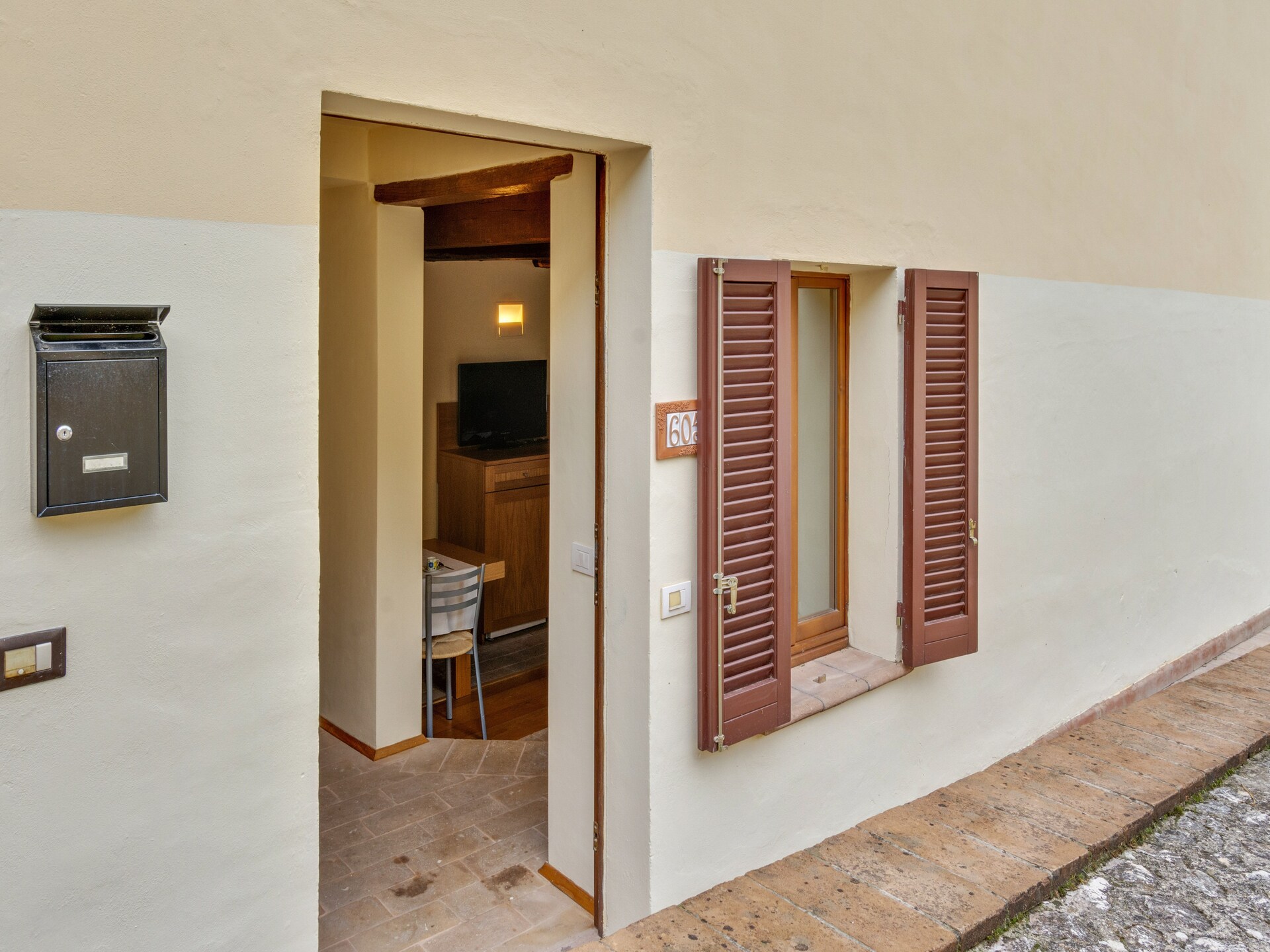 Modern vakantiehuis in Foligno met zwembad en tuin - foto 9