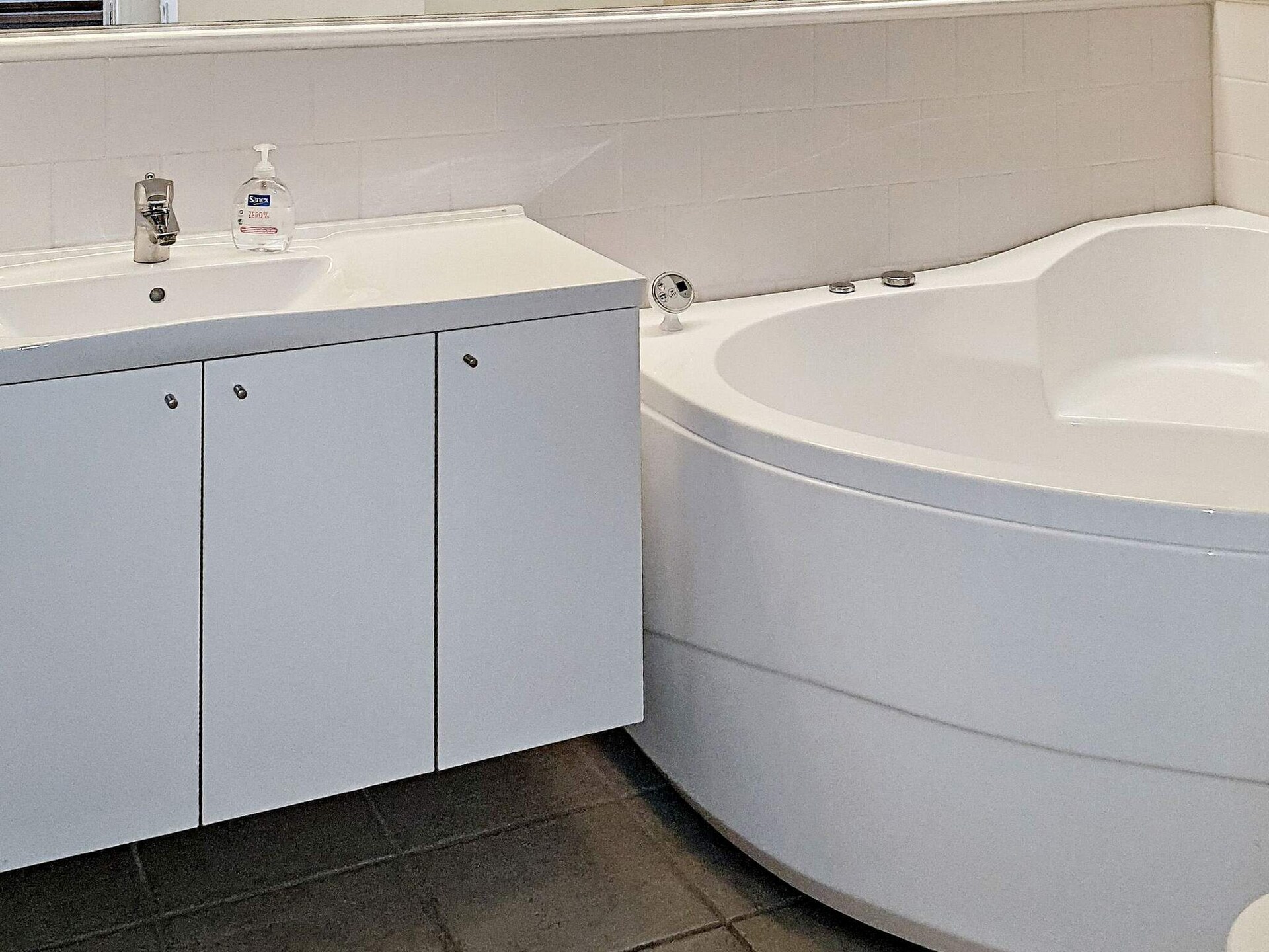 Aan zee: modern vakantiehuis in Gråsten met whirlpool en uitzicht - foto 23