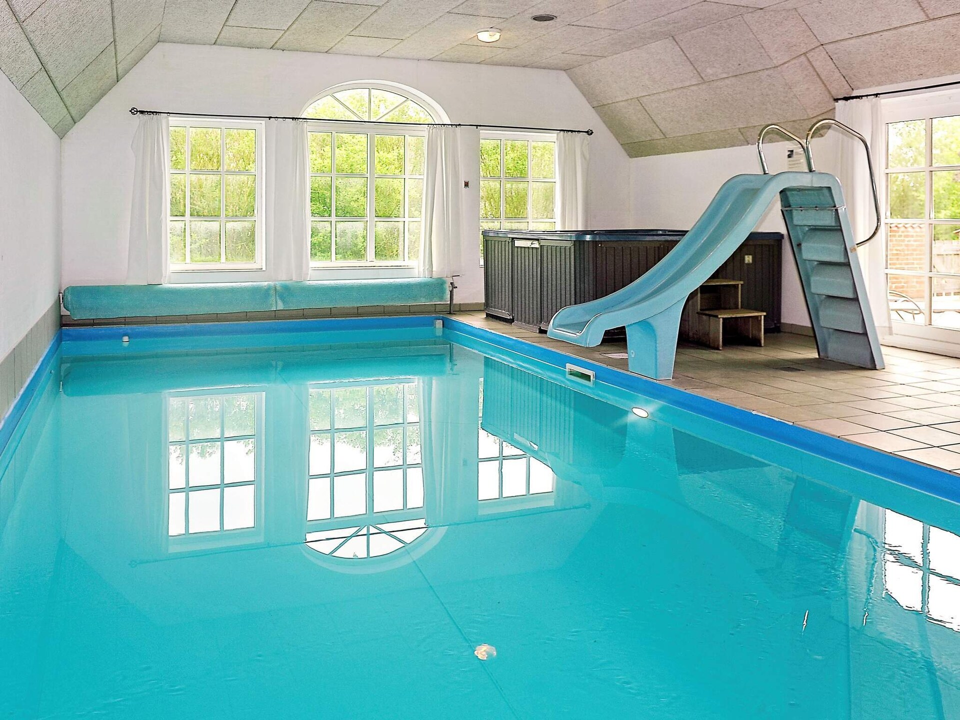 Rietgedekt vakantiehuis met zwembad, sauna en whirlpool in Ulfborg, 18 personen - foto 7