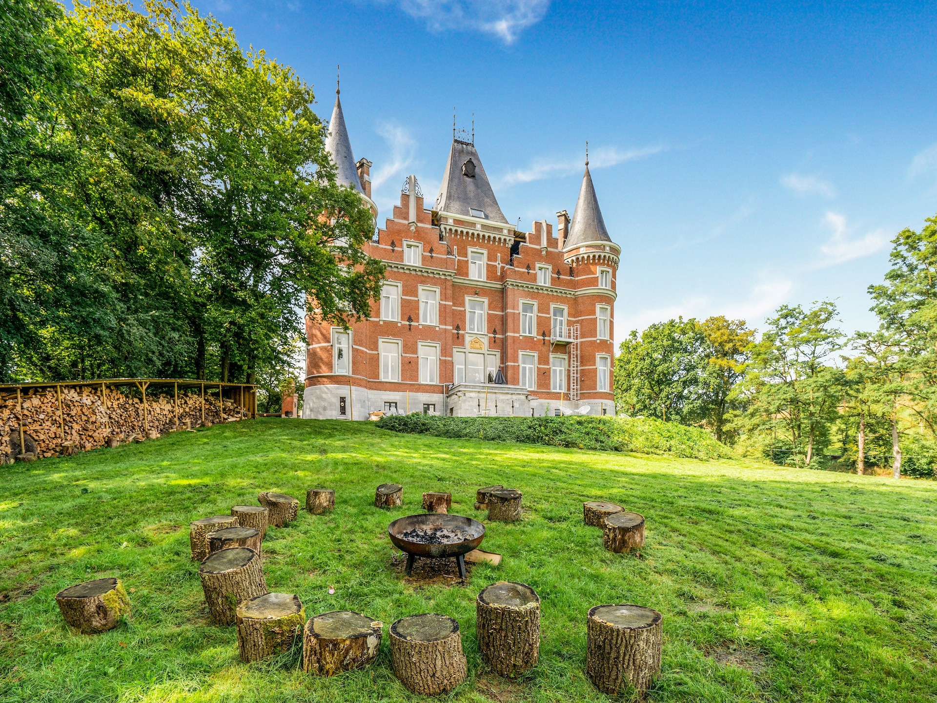 Sprookjesachtig kasteel voor 40 personen in de bossen bij Gesves - foto 9
