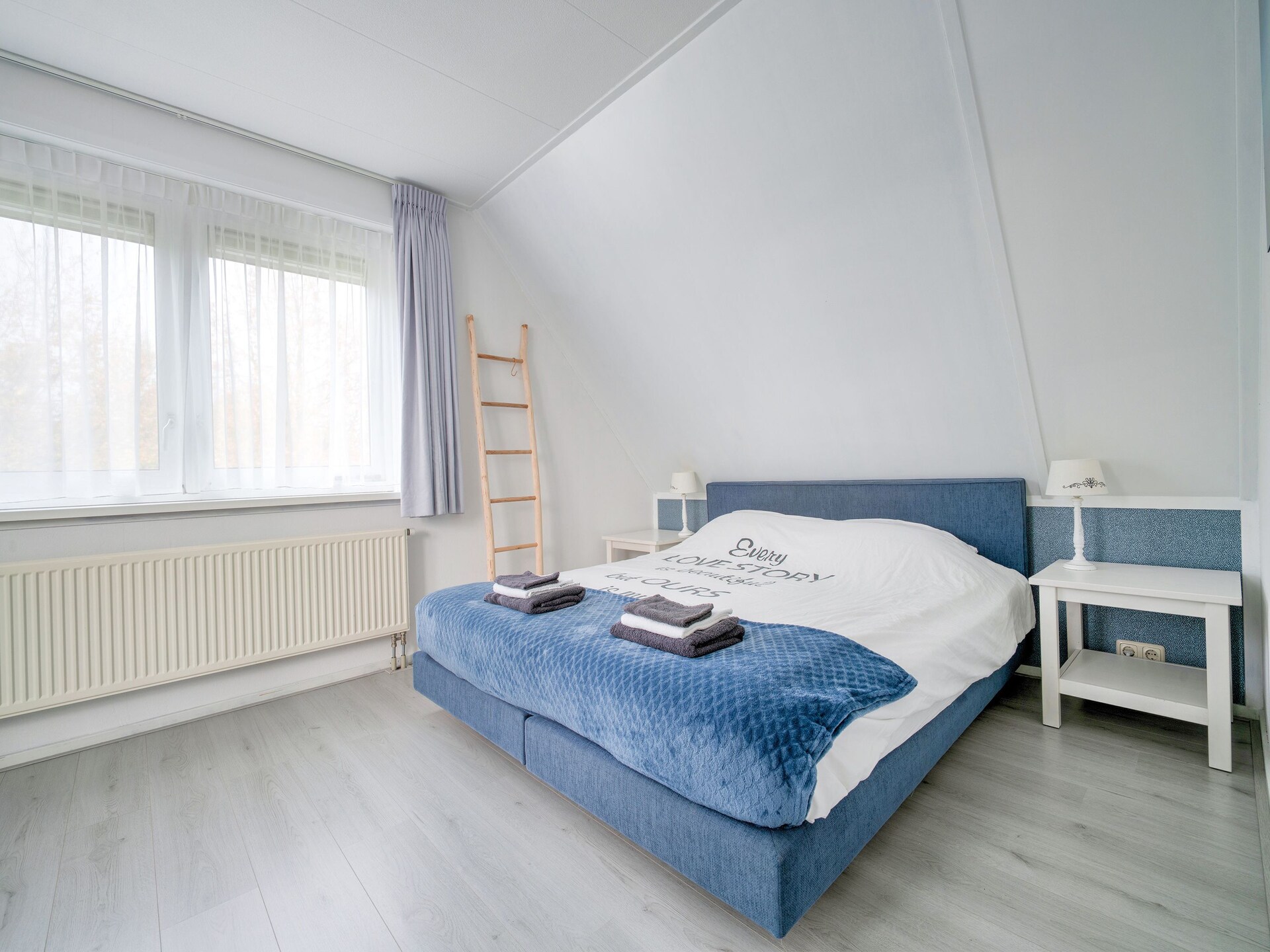 Luxe vakantiehuis Zonnig Hosterwold met zwembad en tennisbaan in Zeewolde - foto 4