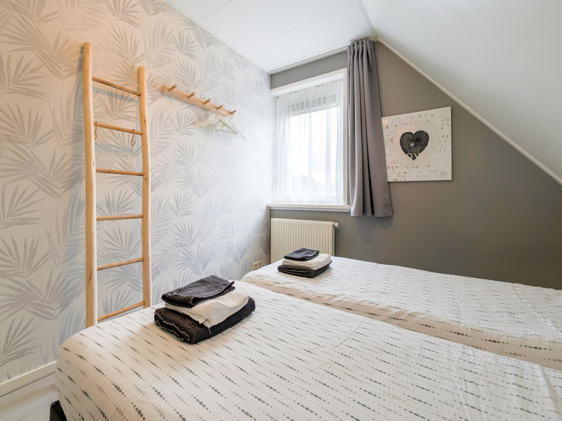 Luxe vakantiehuis Zonnig Hosterwold met zwembad en tennisbaan in Zeewolde - foto 23