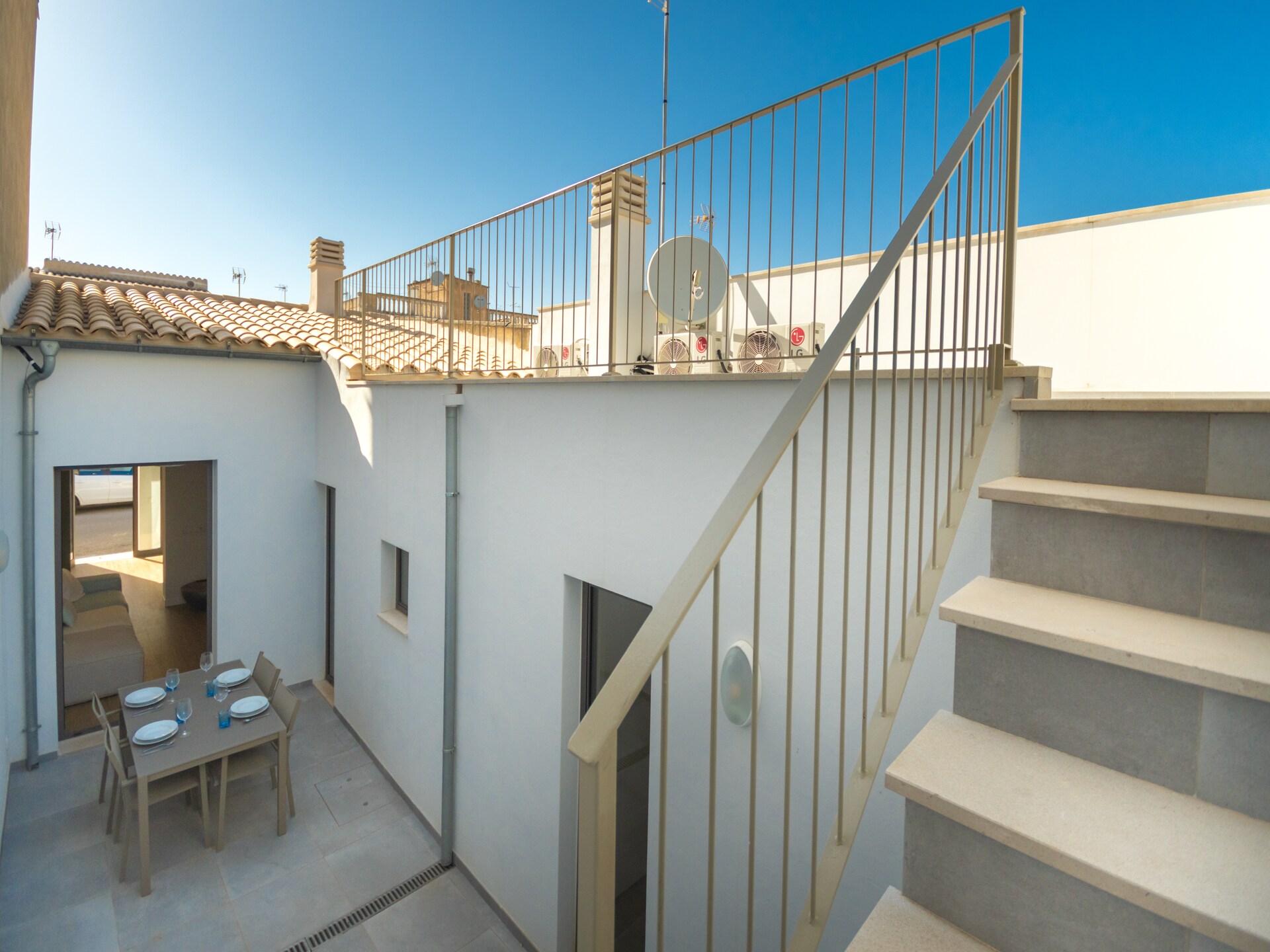 Sfeervol vakantiehuis SILLOT op 150 meter van zee in Cala Morlanda - foto 2