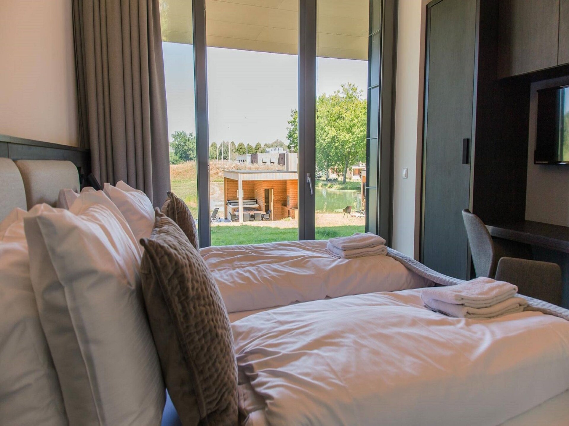Luxe waterwoning met privé wellness in Resort Maastricht - foto 8