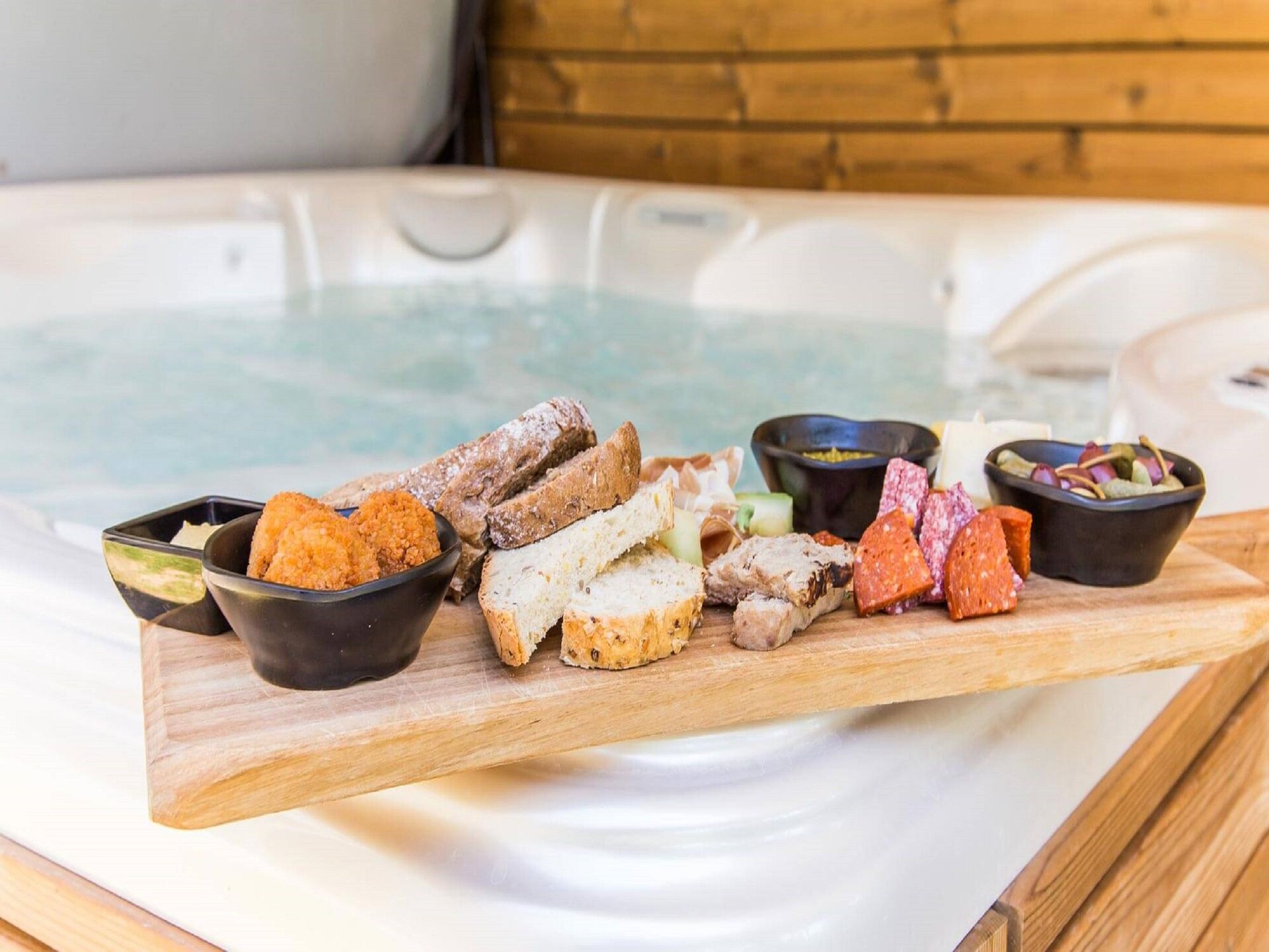 Luxe wellnessvilla met sauna en bubbelbad op Resort Maastricht - foto 40